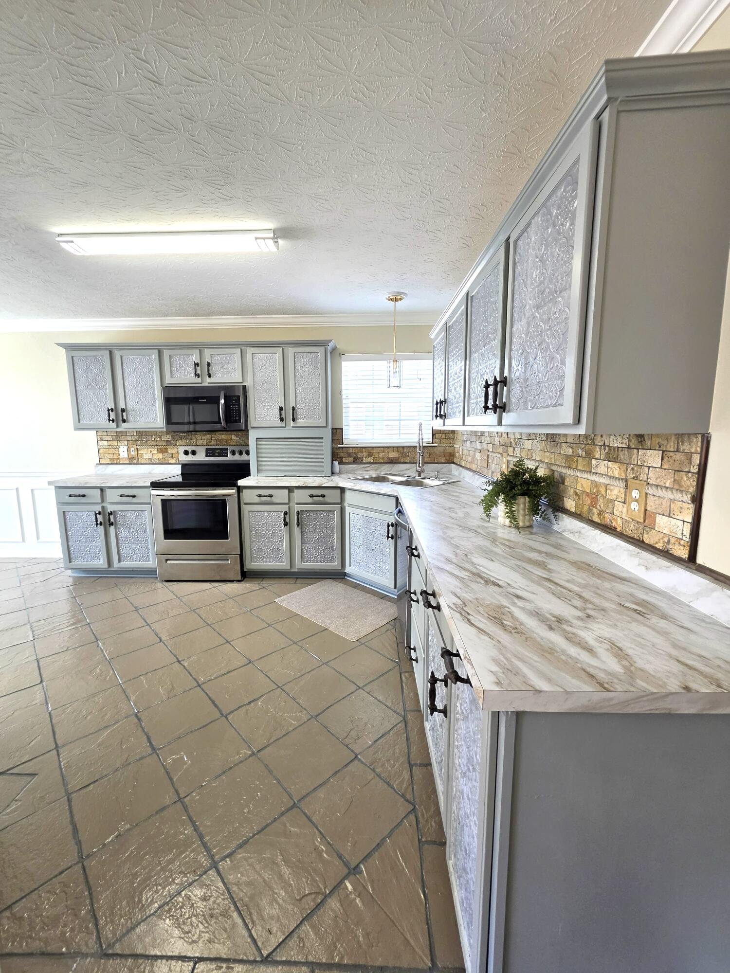 210 Secretariat Street Property Photo 2