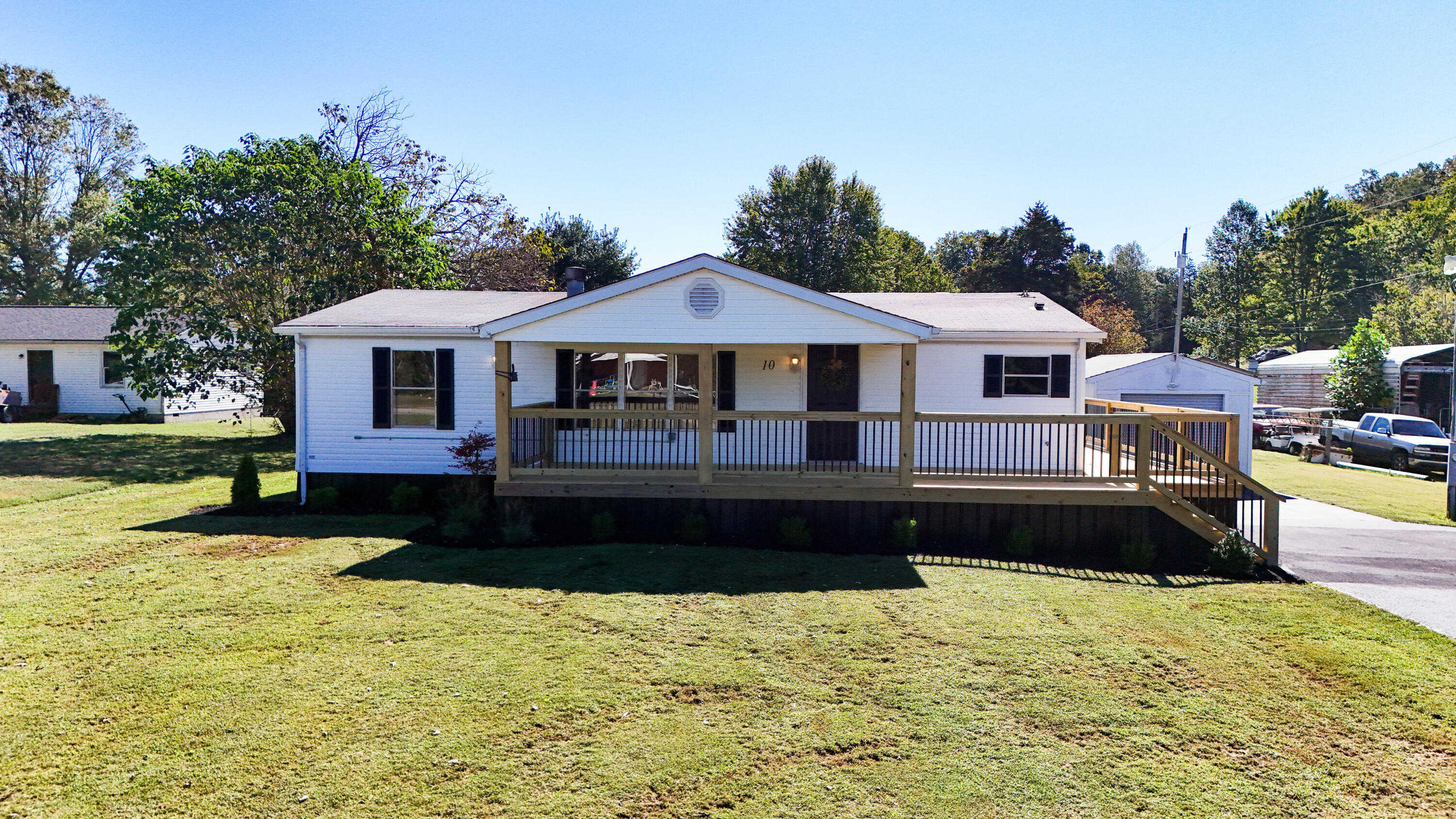 10 Spencer Lane Property Photo 1