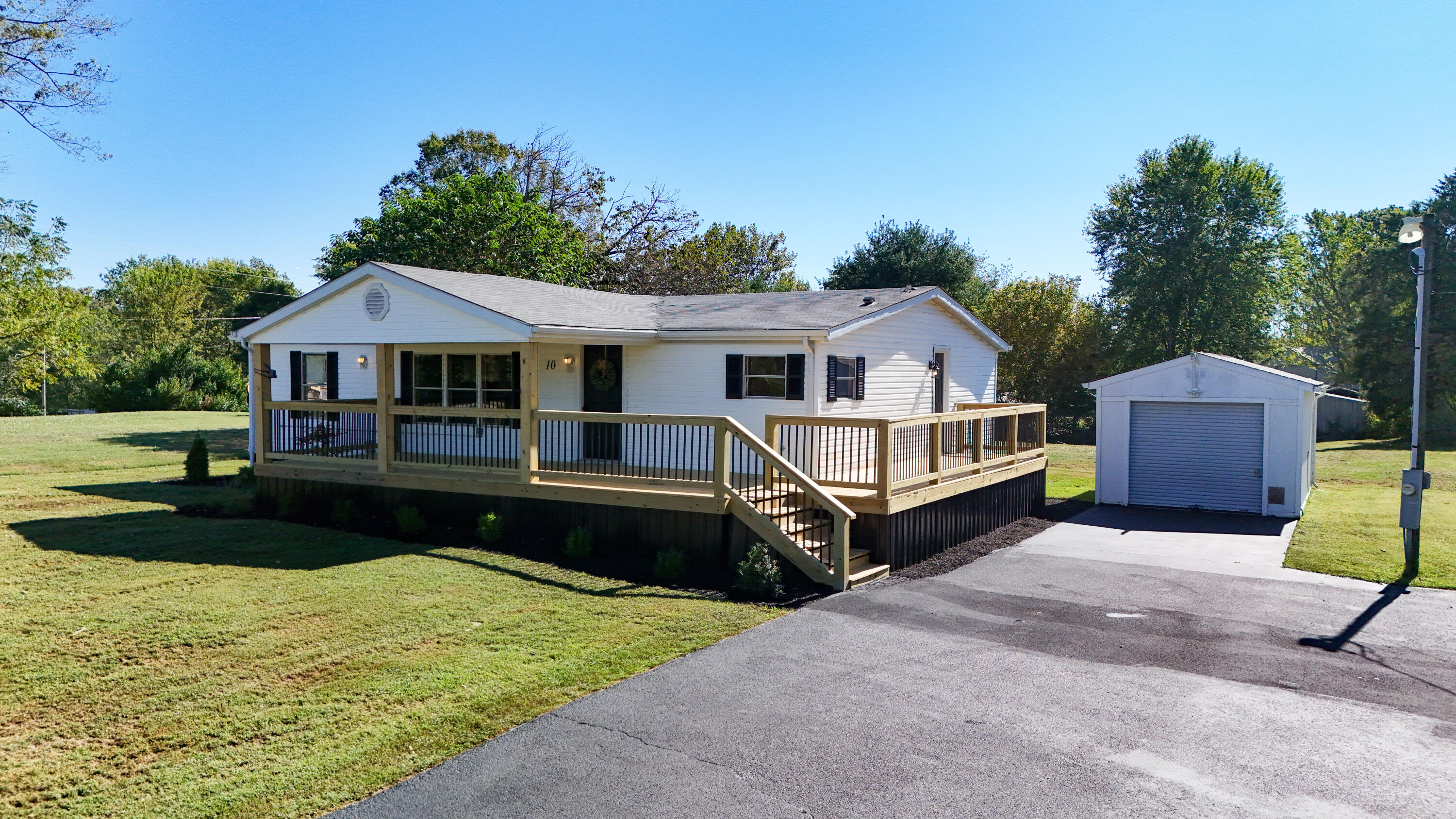 10 Spencer Lane Property Photo 2