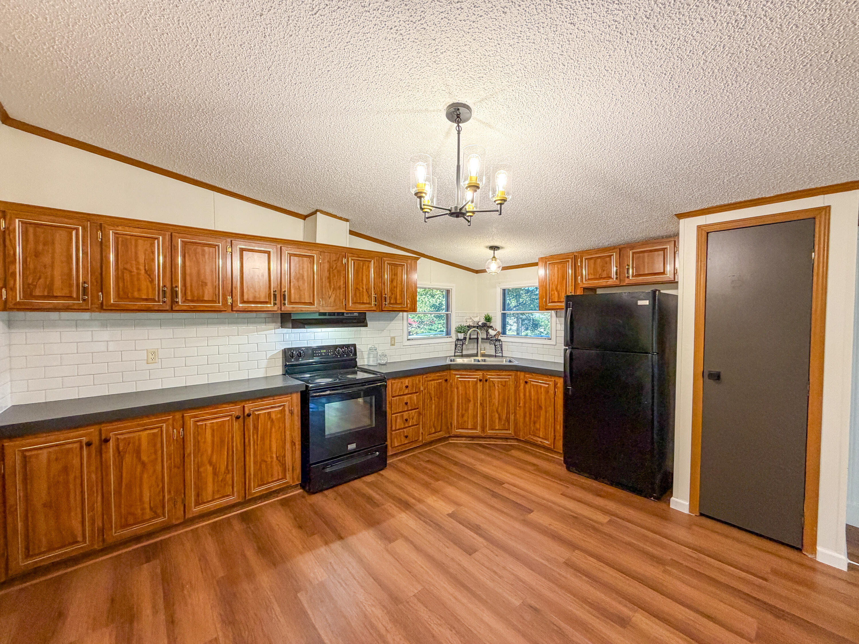 10 Spencer Lane Property Photo 8