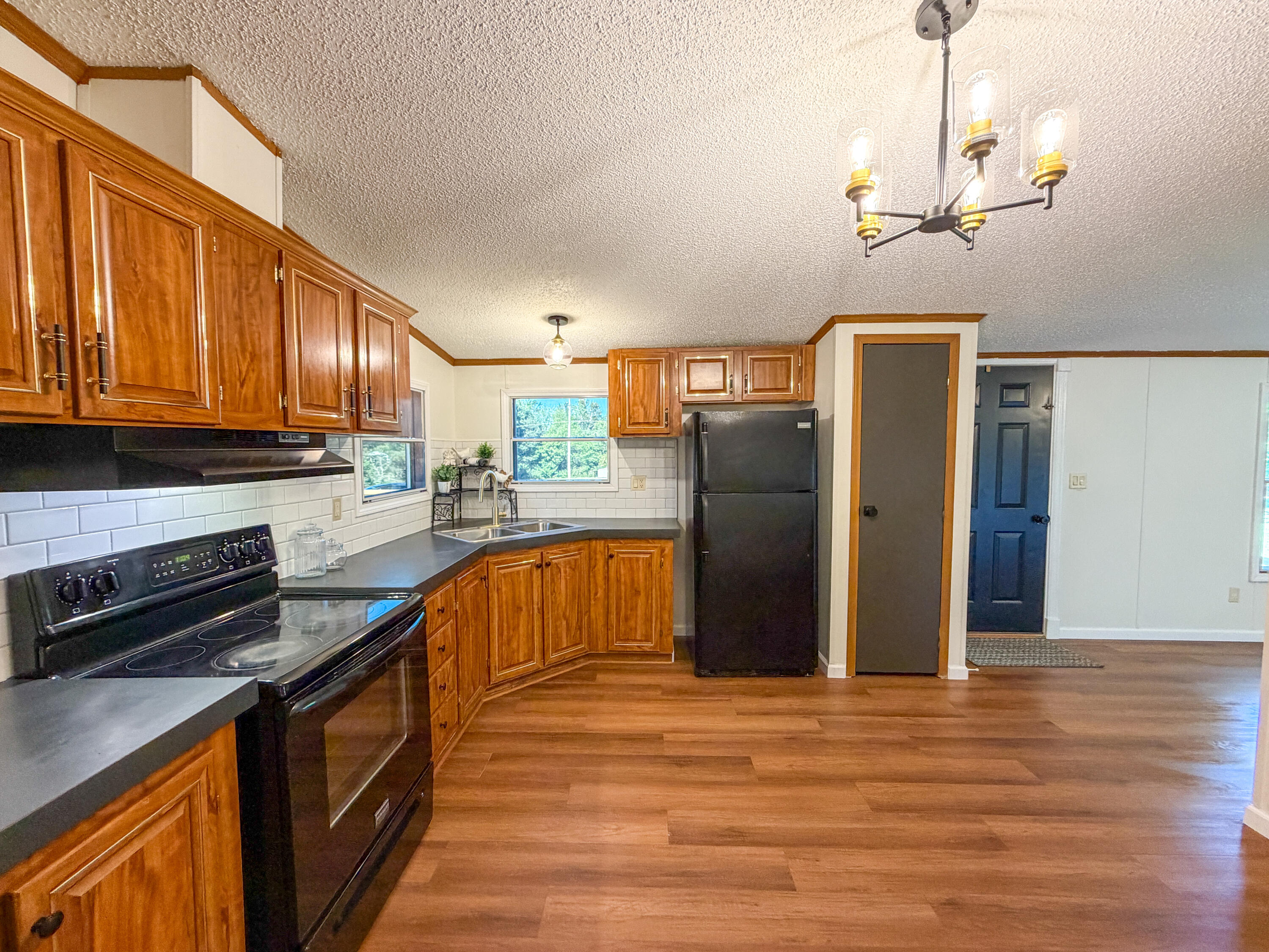 10 Spencer Lane Property Photo 10