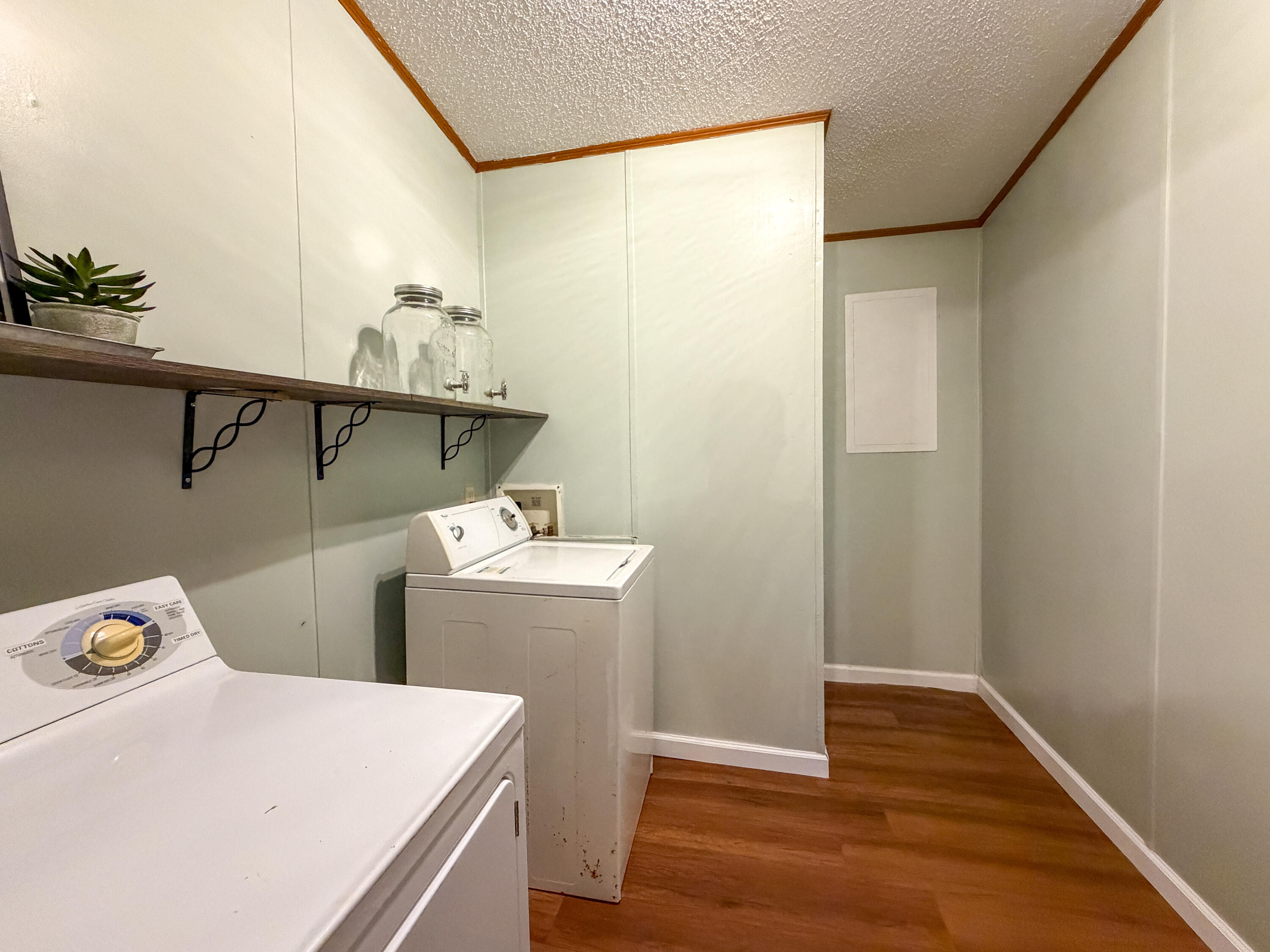 10 Spencer Lane Property Photo 12