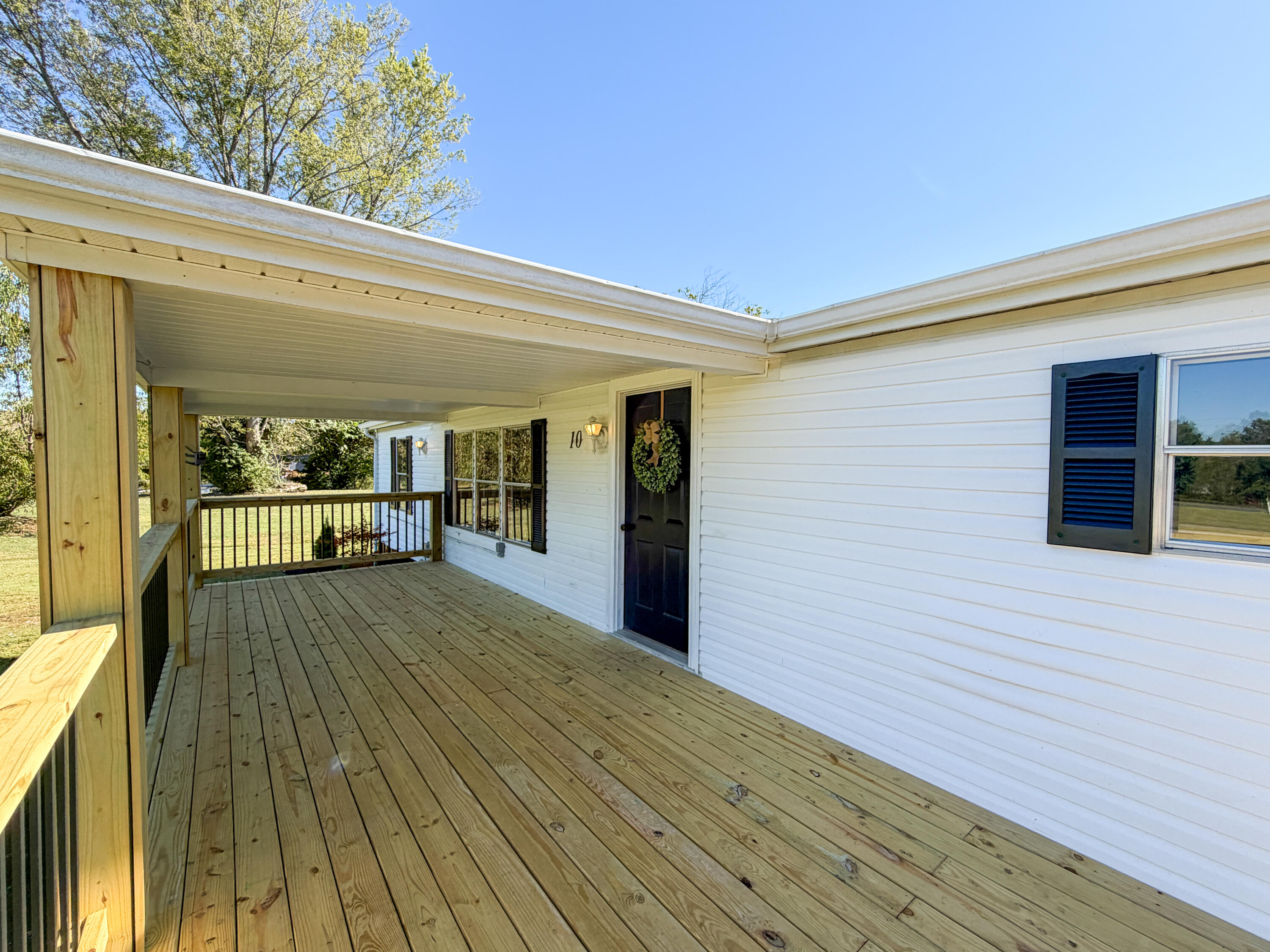 10 Spencer Lane Property Photo 14