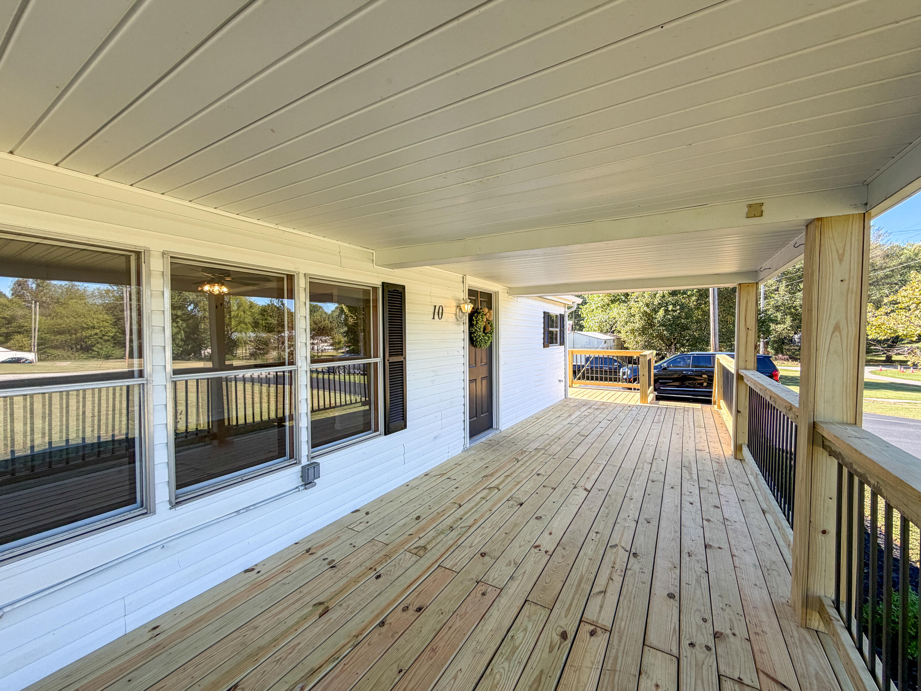 10 Spencer Lane Property Photo 15
