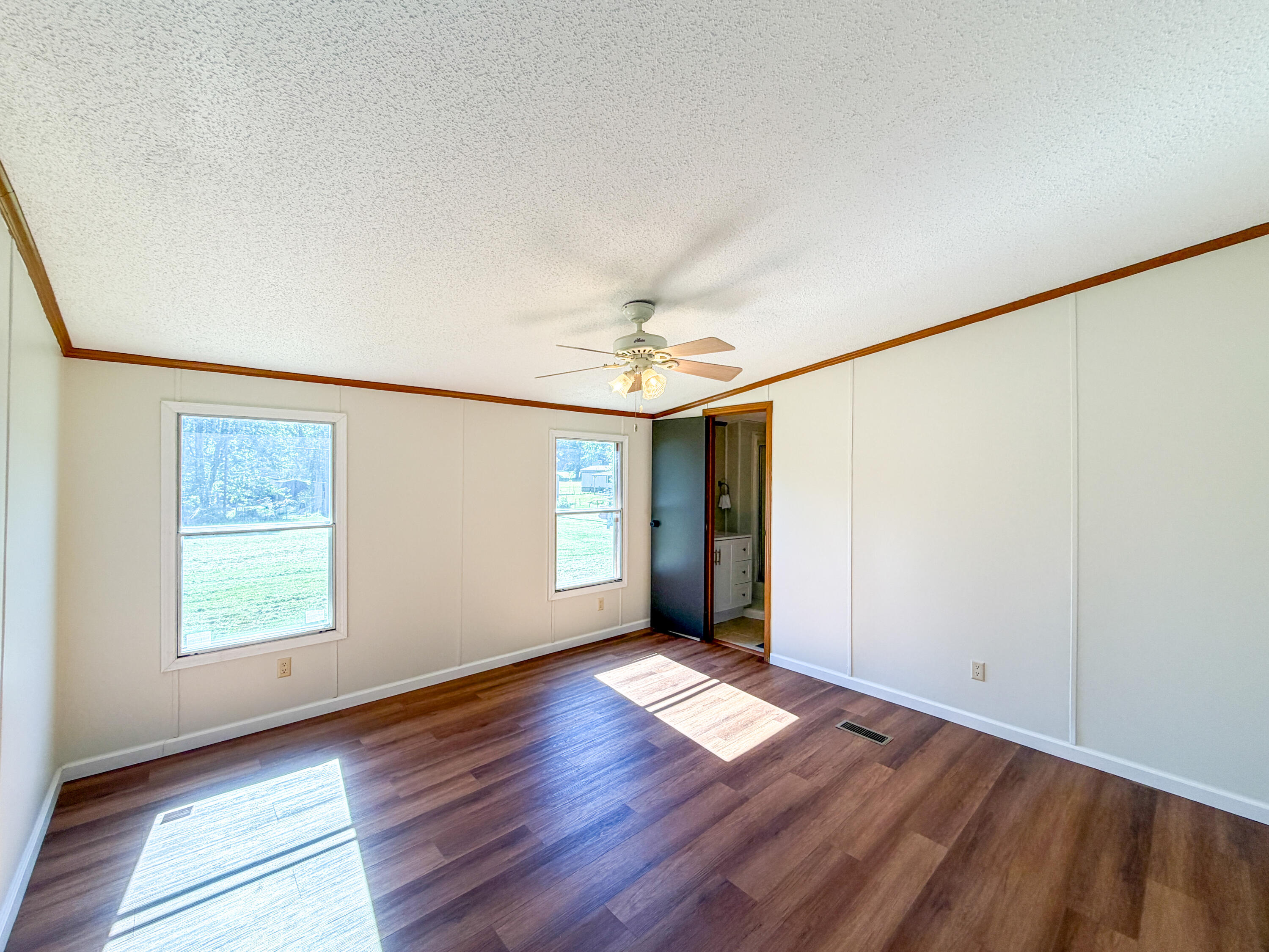 10 Spencer Lane Property Photo 19