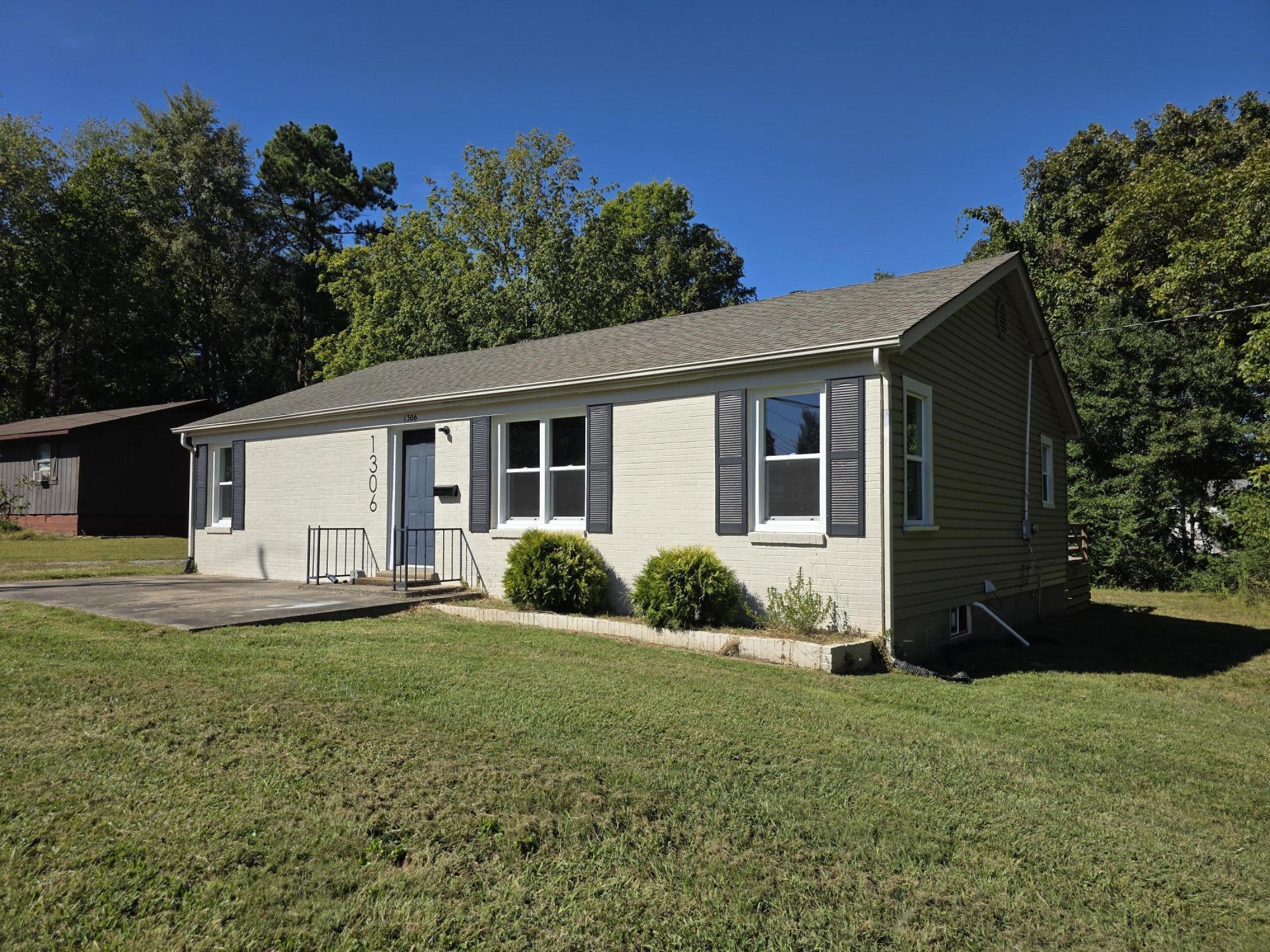 1306 Story Avenue Property Photo 1