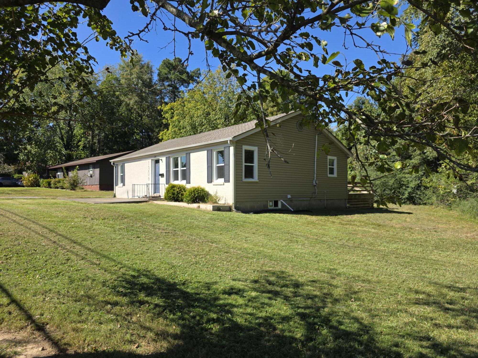 1306 Story Avenue Property Photo 4