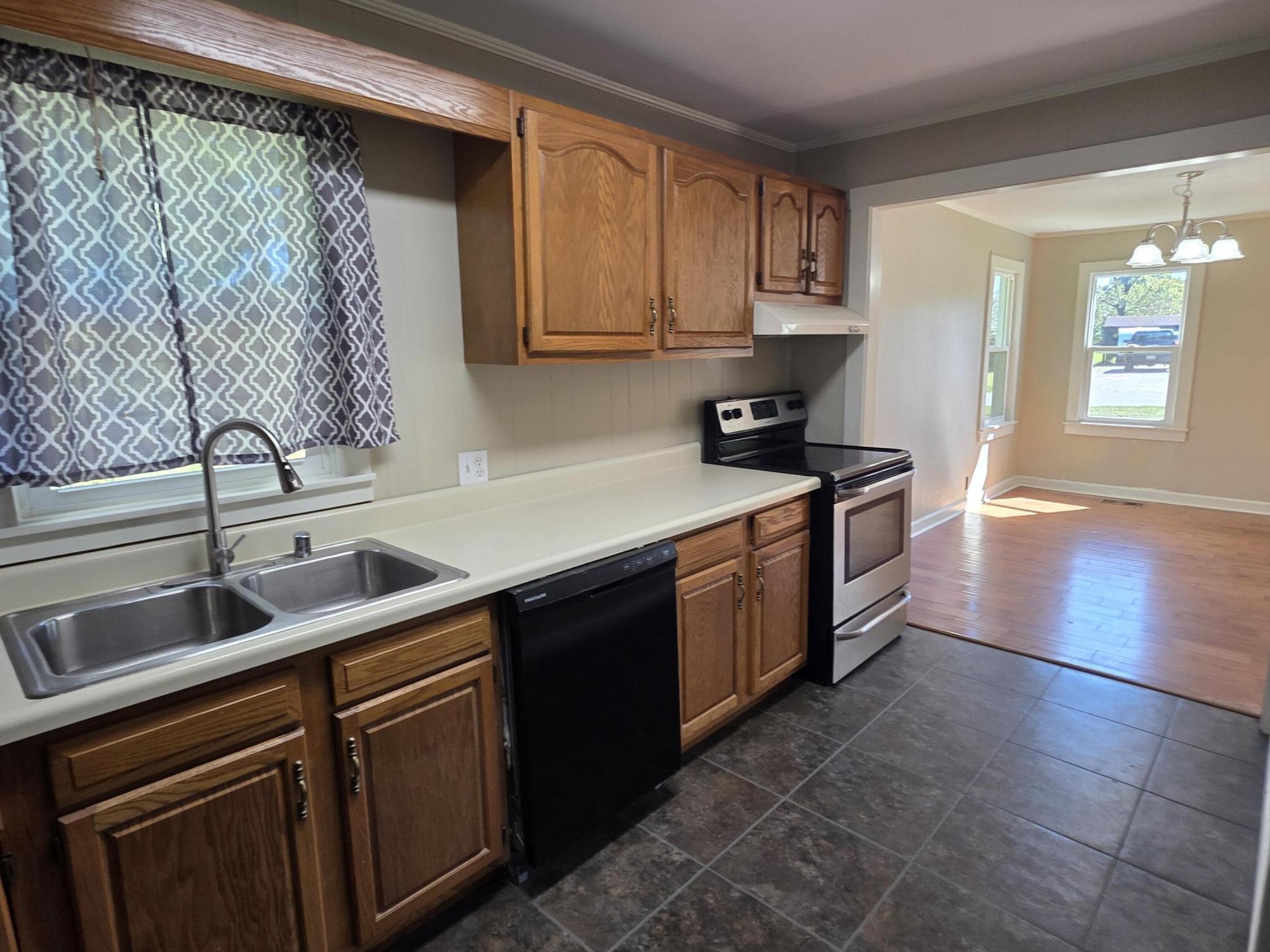 1306 Story Avenue Property Photo 11