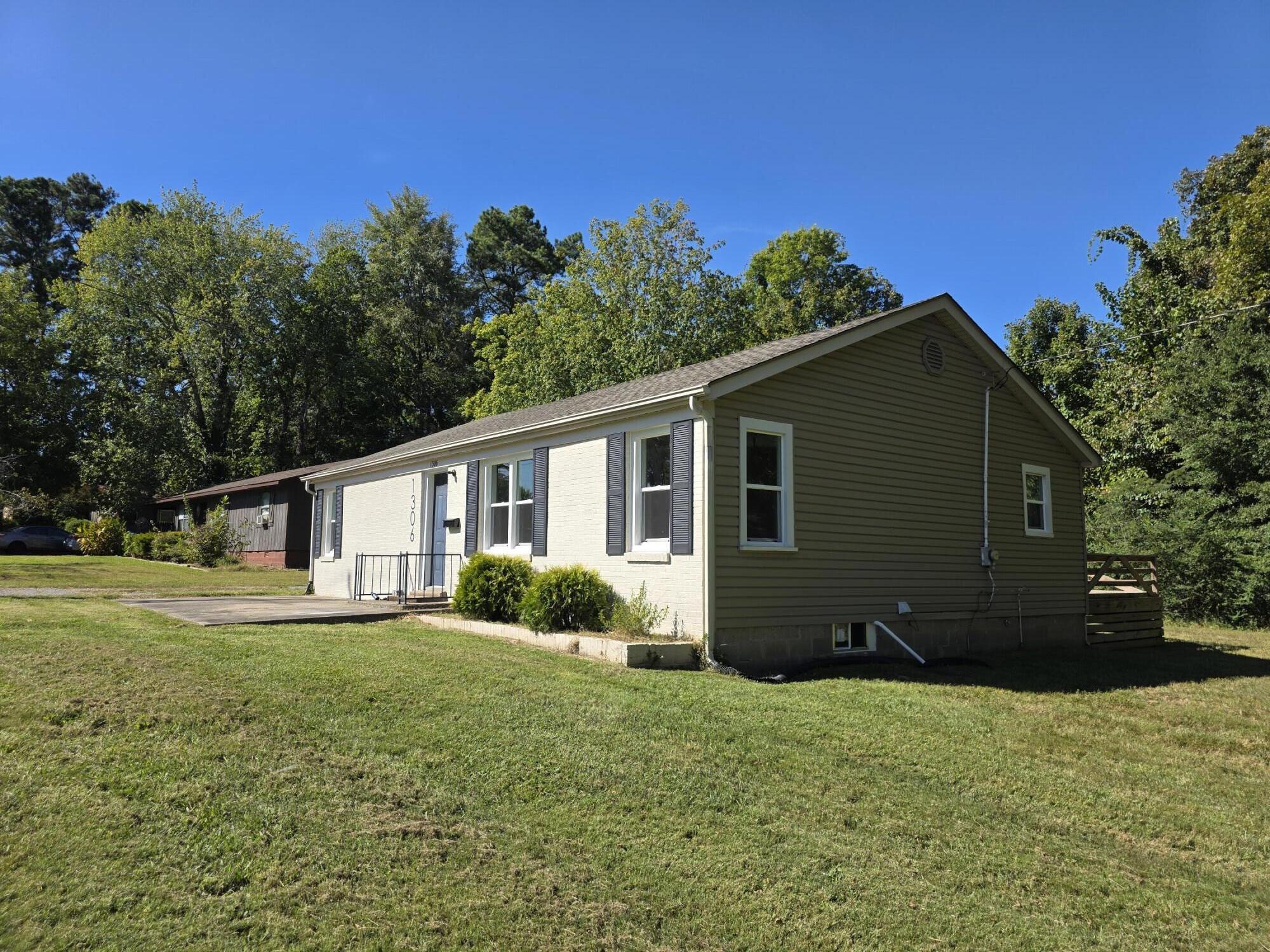 1306 Story Avenue Property Photo 37