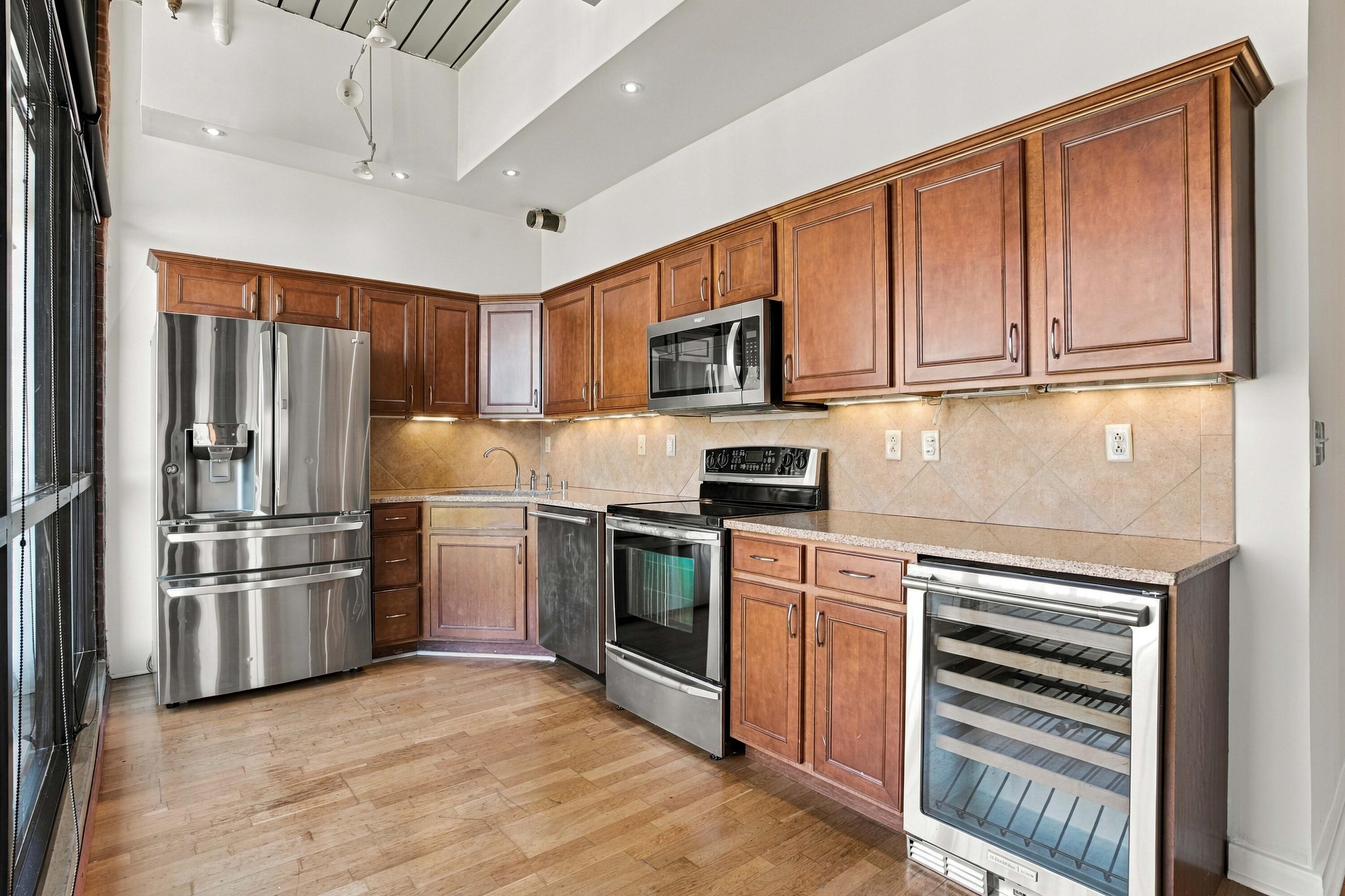 525 W Main Street 315 Property Photo 15