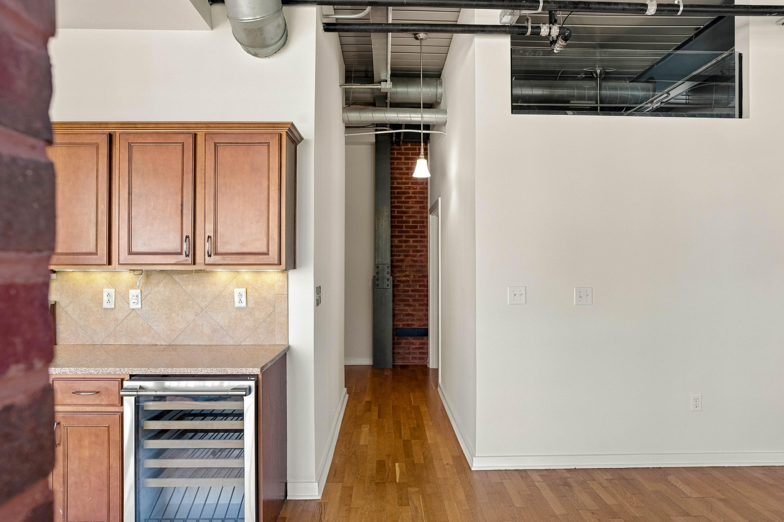 525 W Main Street 315 Property Photo 17