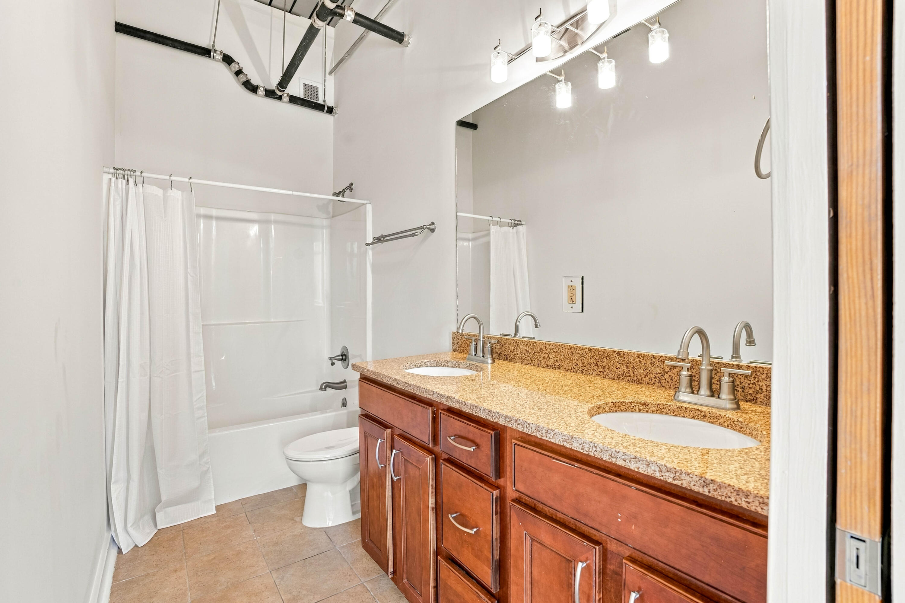 525 W Main Street 315 Property Photo 23