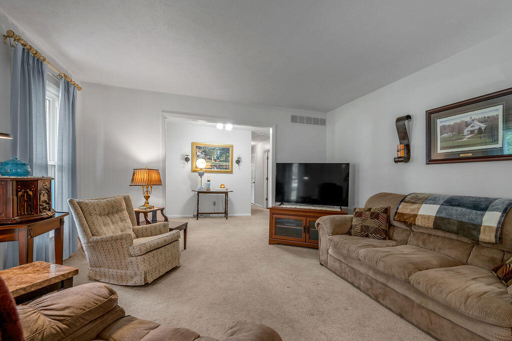 3336 Carriage Lane Property Photo 10