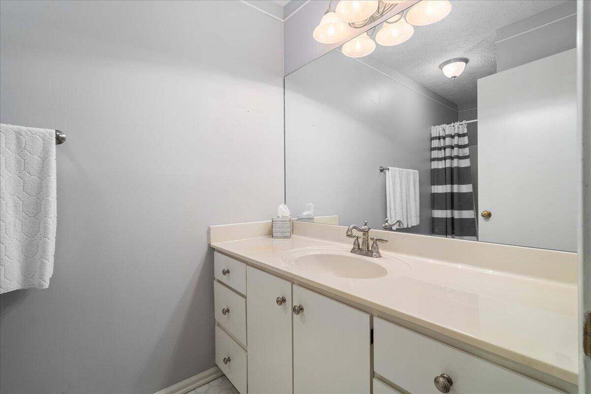 3504 Cheddington Lane Property Photo 13