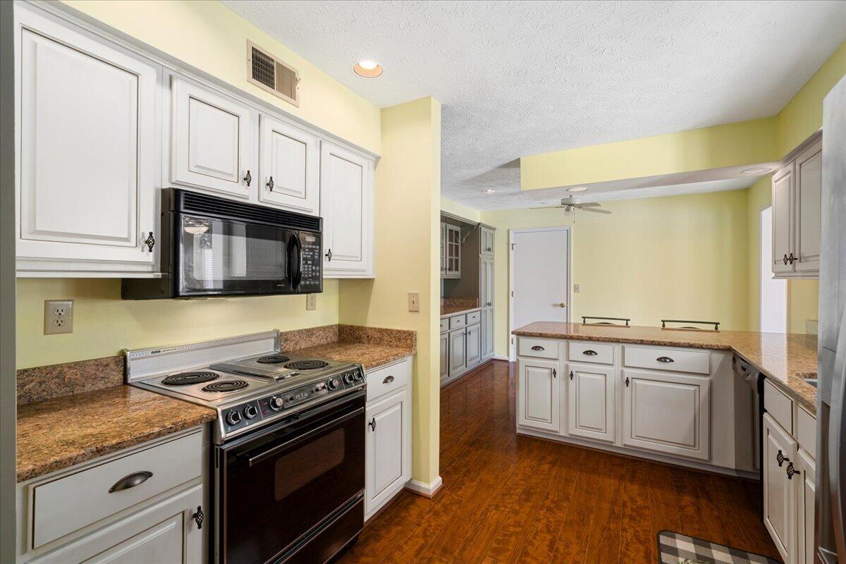 3504 Cheddington Lane Property Photo 19