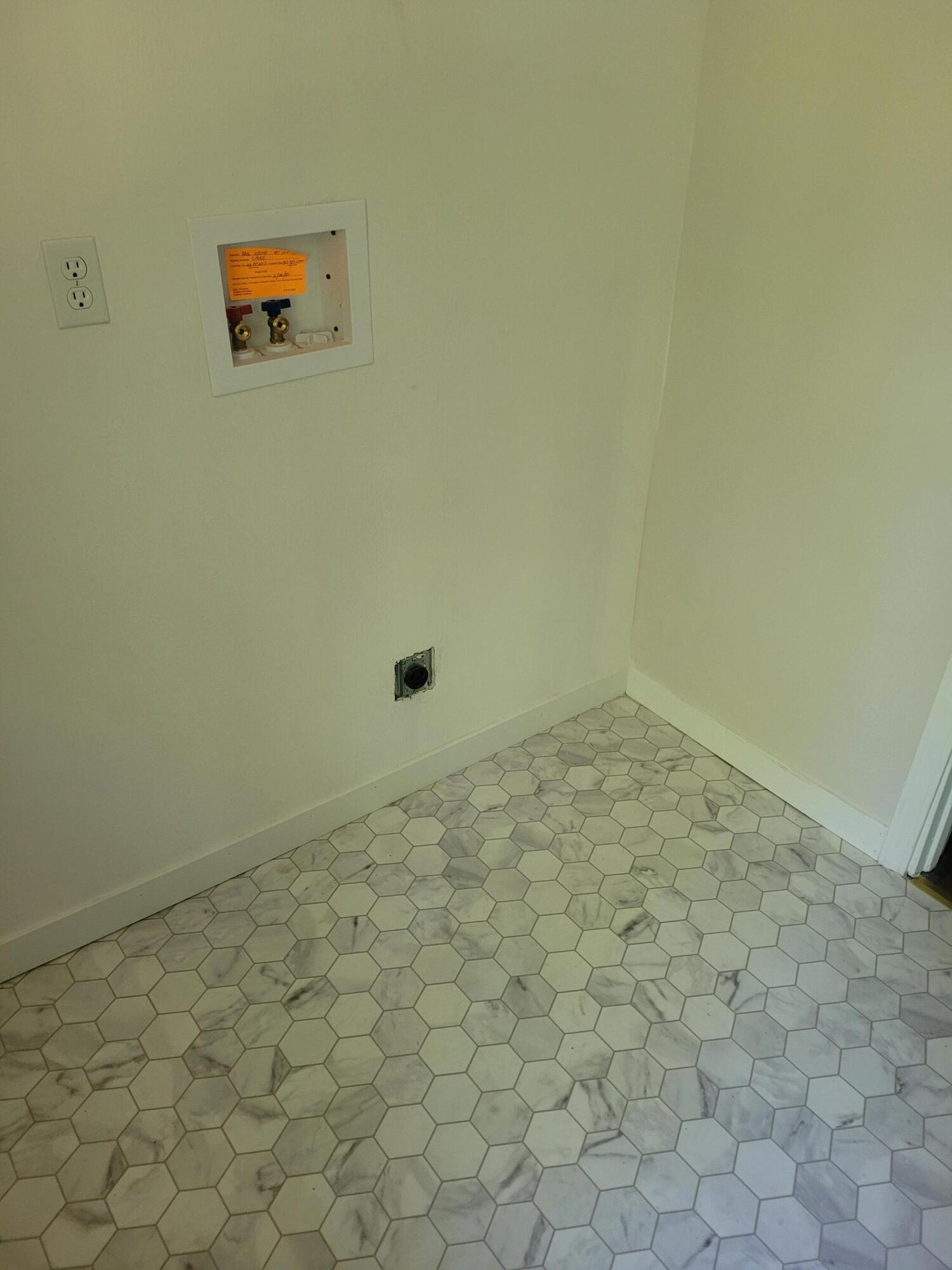 407 W 15th Street Property Photo 22