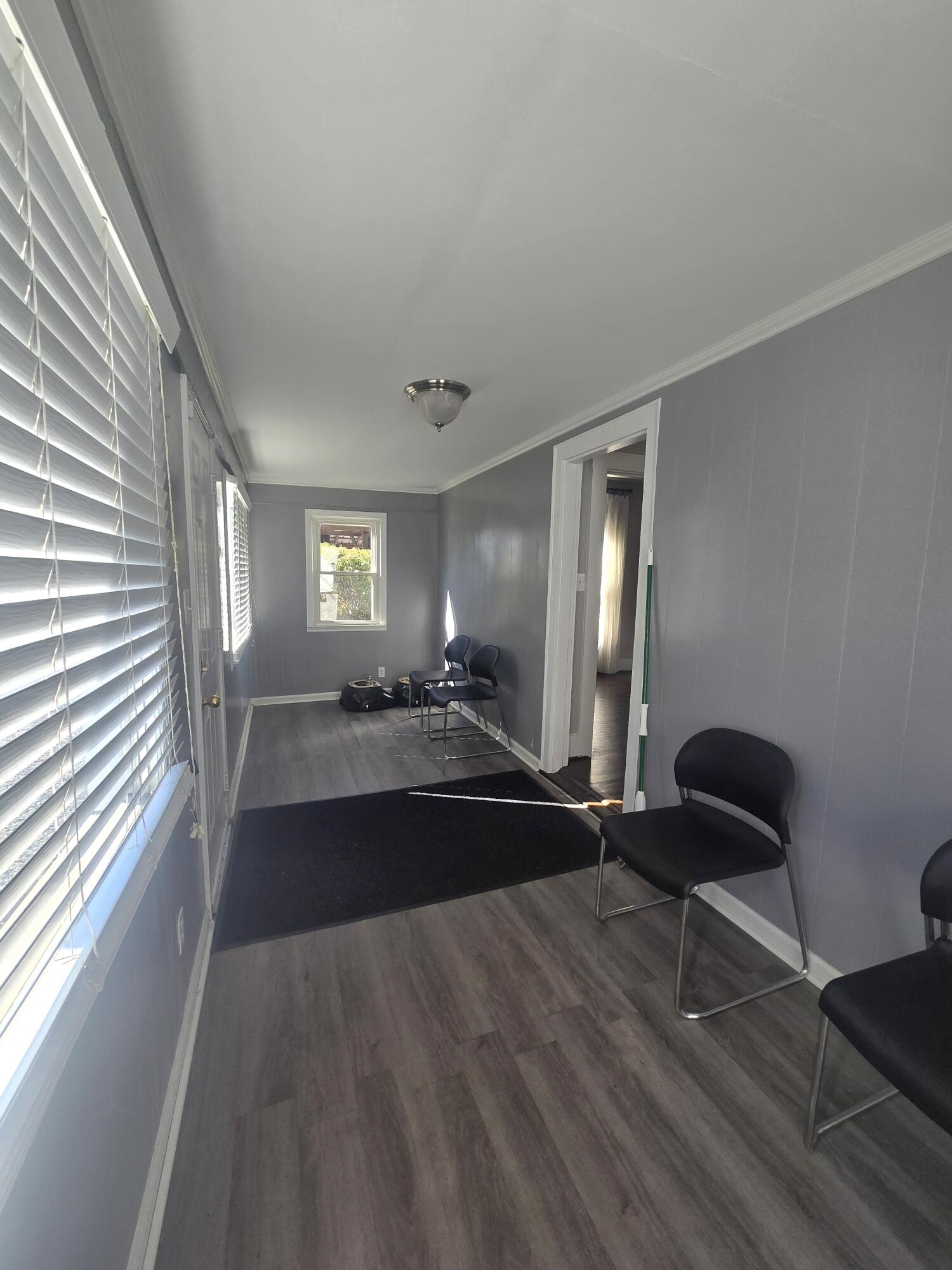218 N College Street Property Photo 12