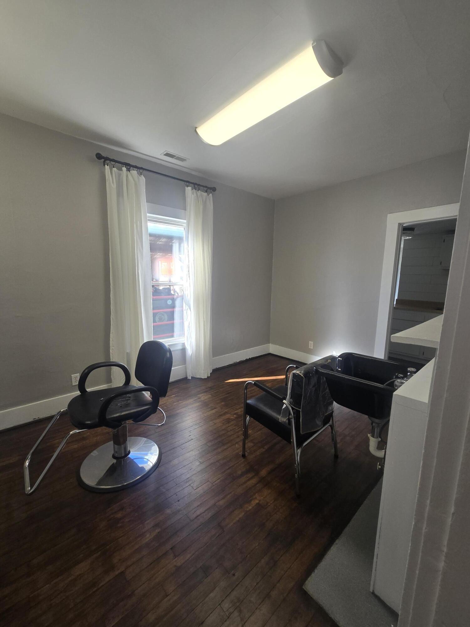 218 N College Street Property Photo 21