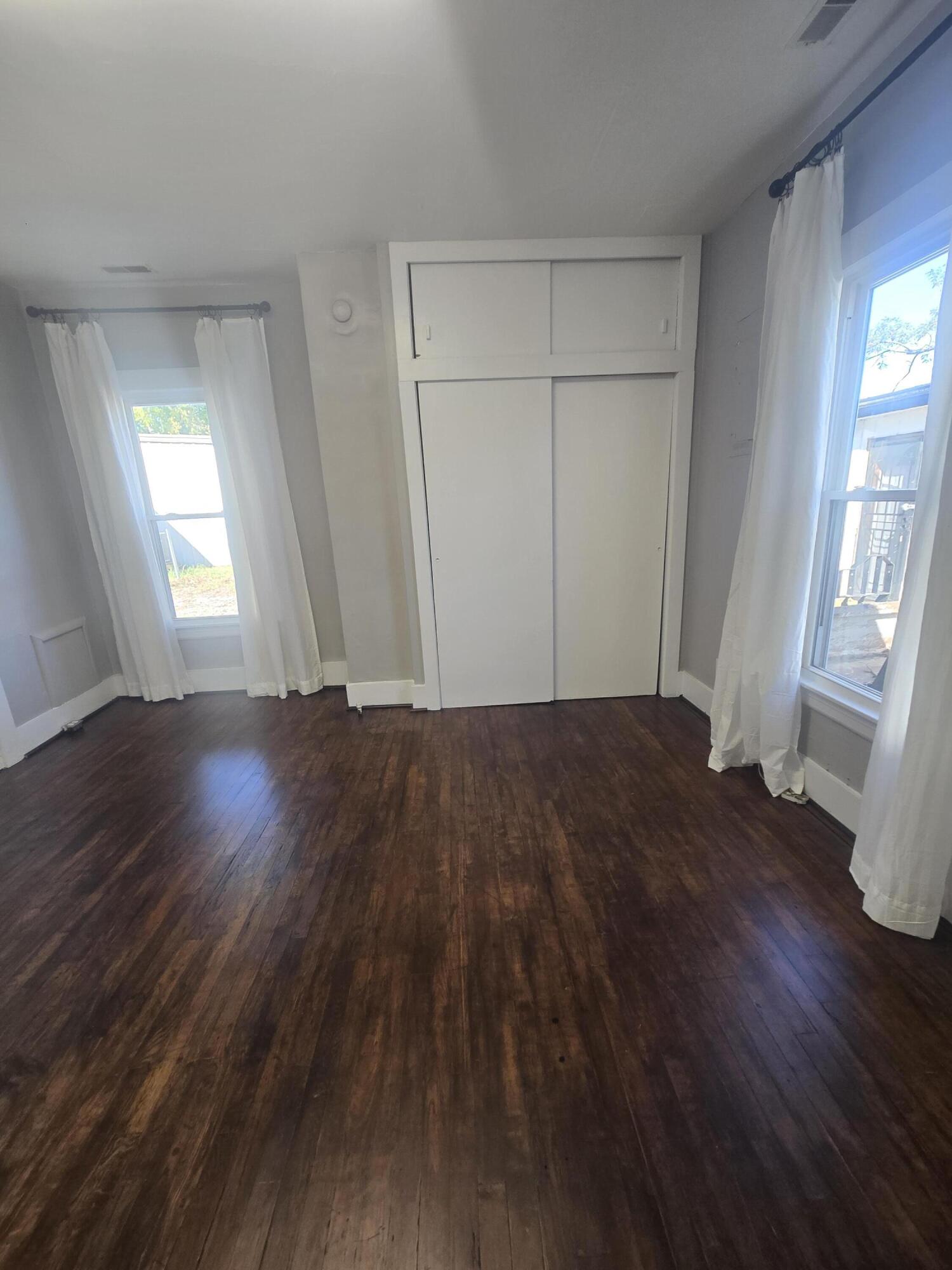 218 N College Street Property Photo 24