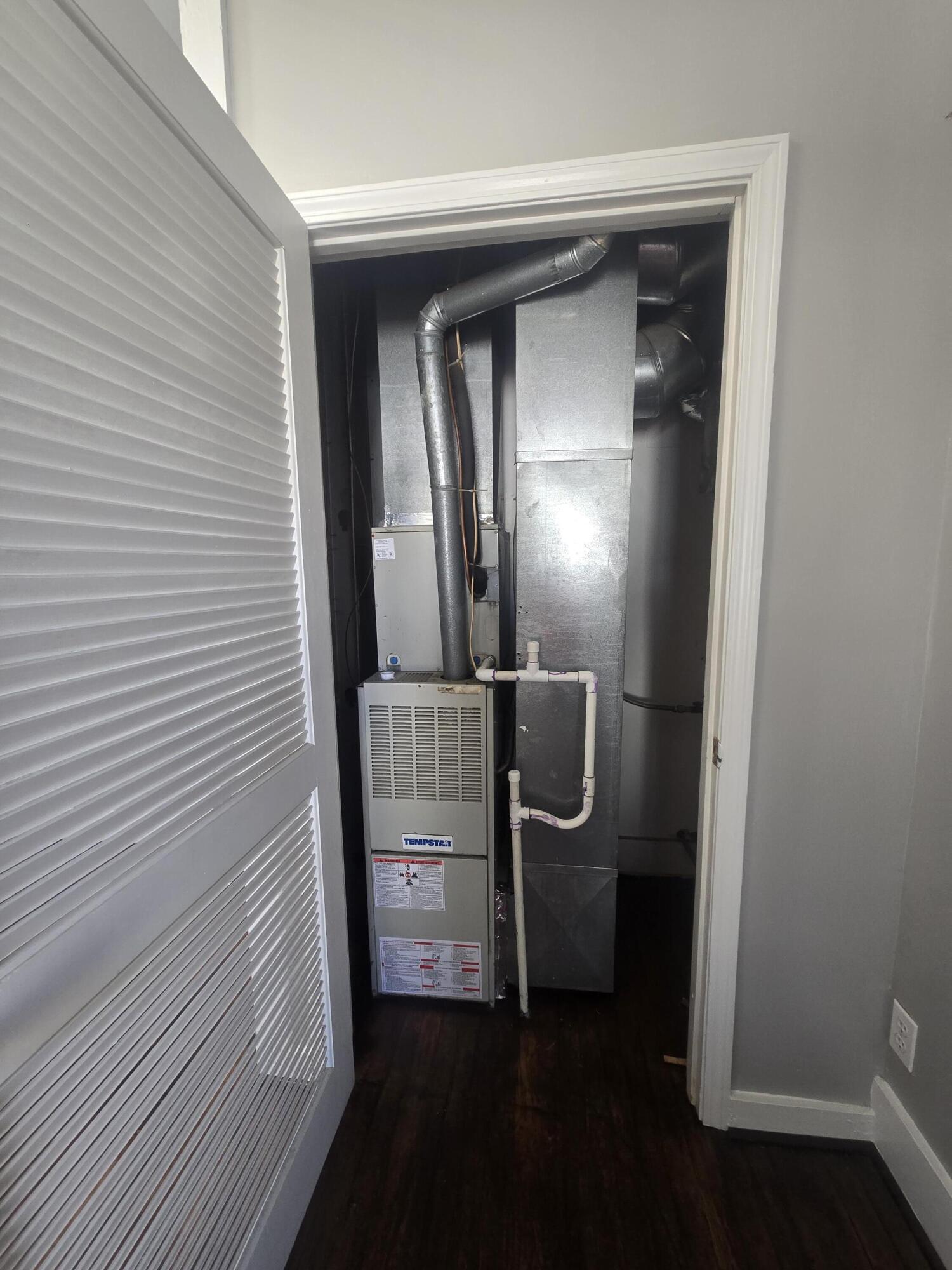 218 N College Street Property Photo 25