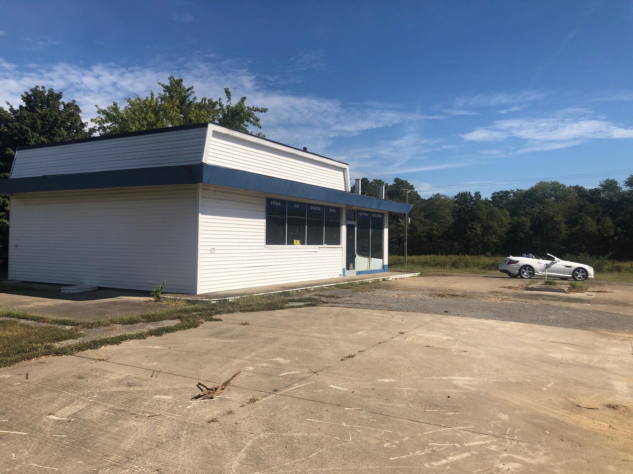 1425 W Broadway Property Photo 3