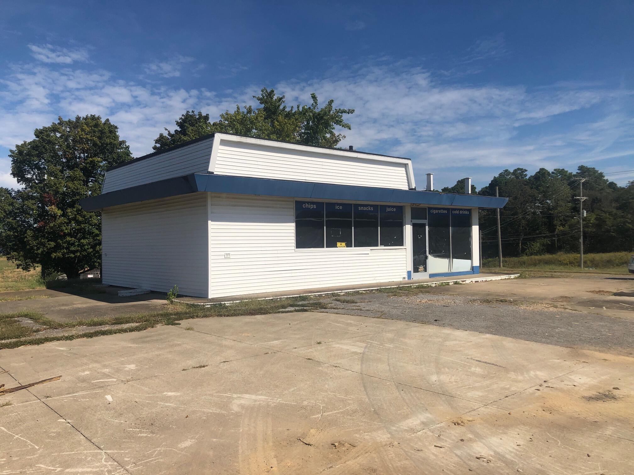 1425 W Broadway Property Photo 4