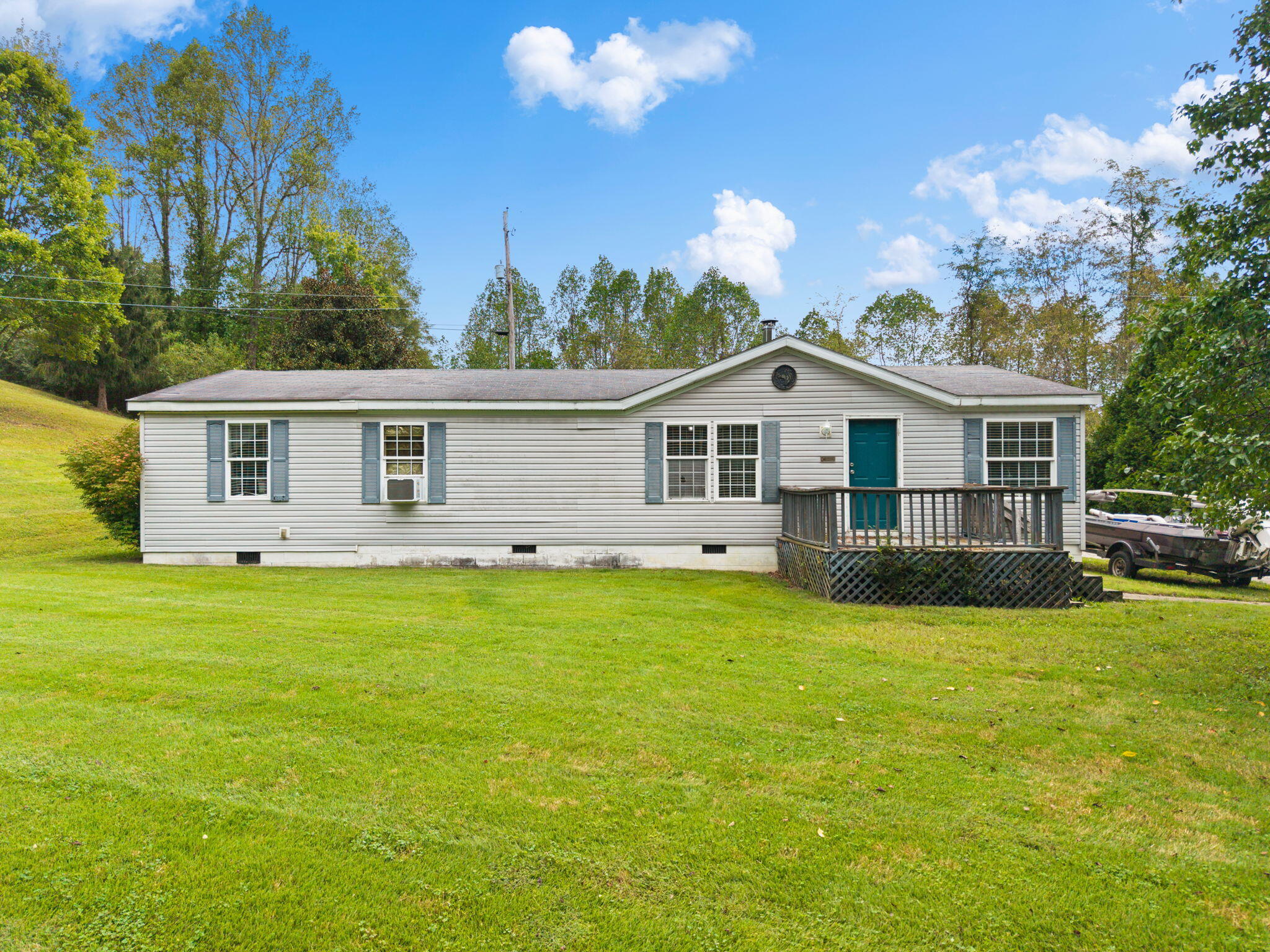 320 Circle Drive Property Photo 3