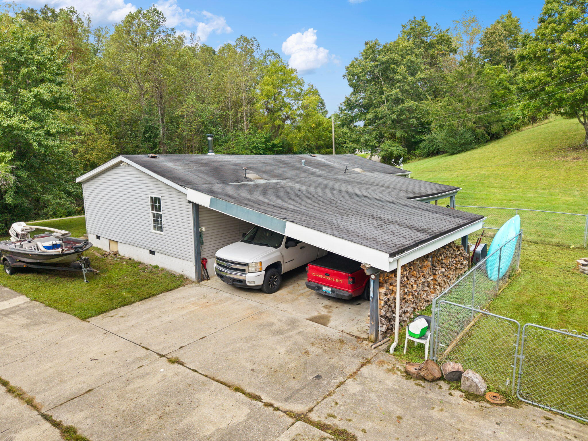 320 Circle Drive Property Photo 6