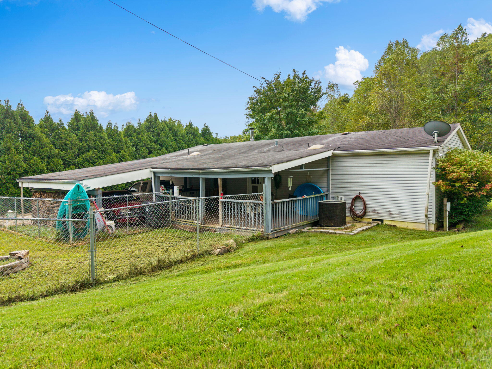 320 Circle Drive Property Photo 7
