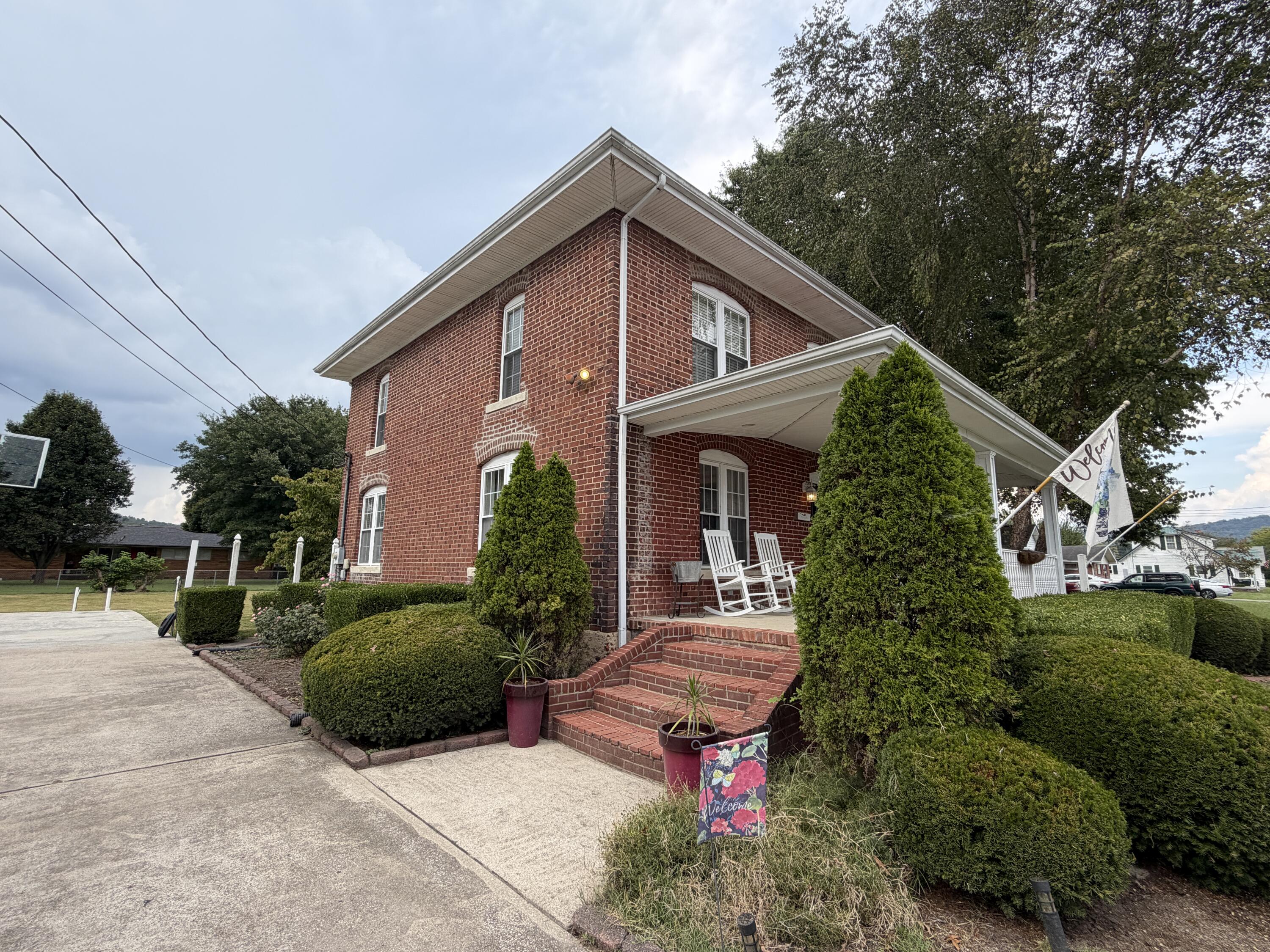 135 School Street Property Photo 3
