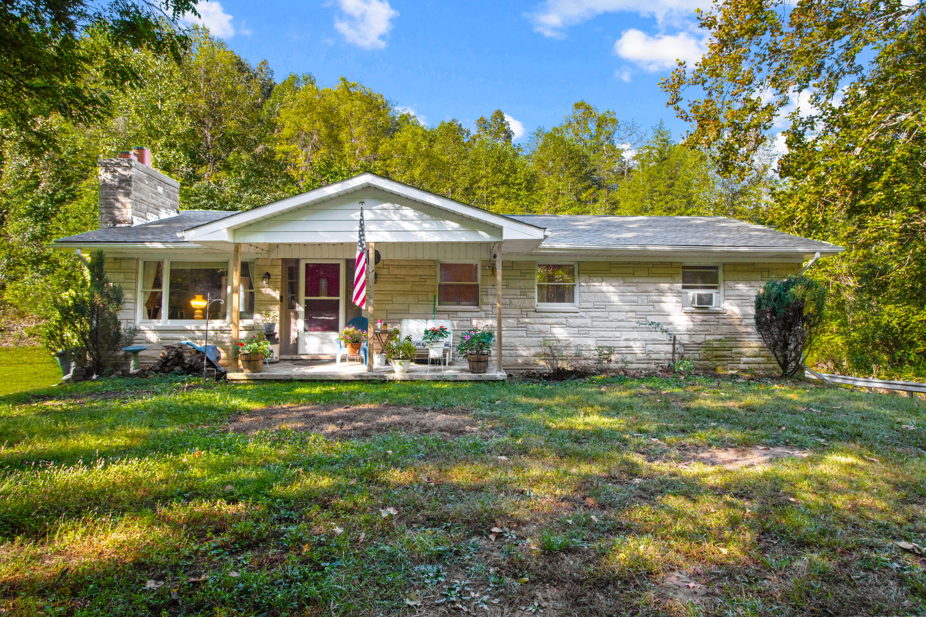 10305 Kentucky 192 Property Photo 1