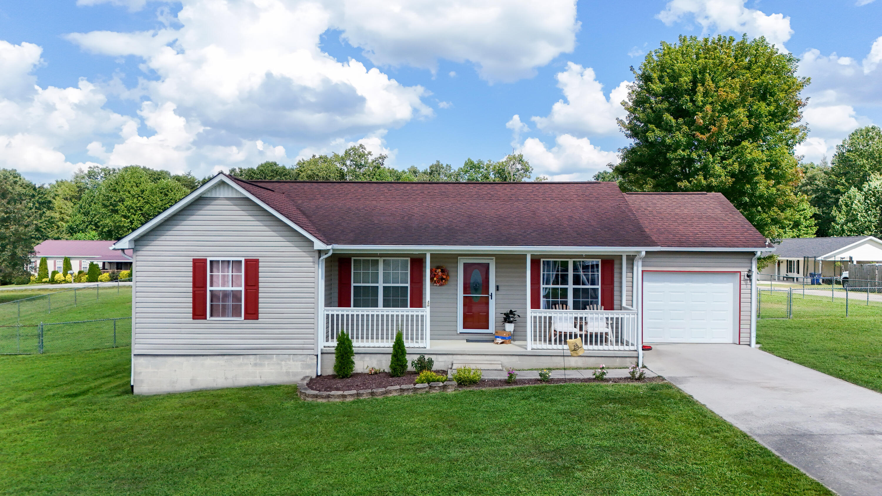 36 Speed Drive Property Photo 1