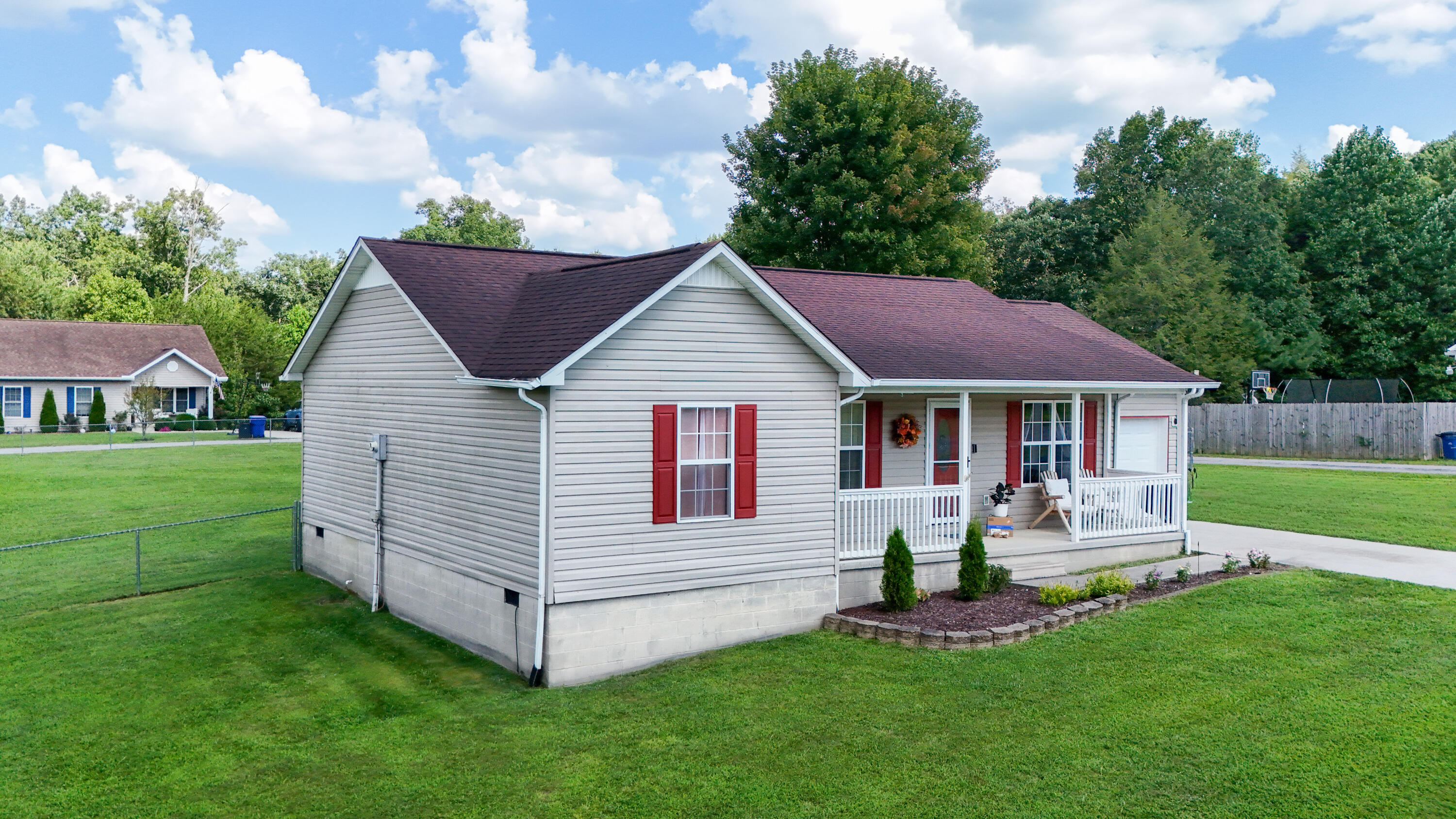 36 Speed Drive Property Photo 2