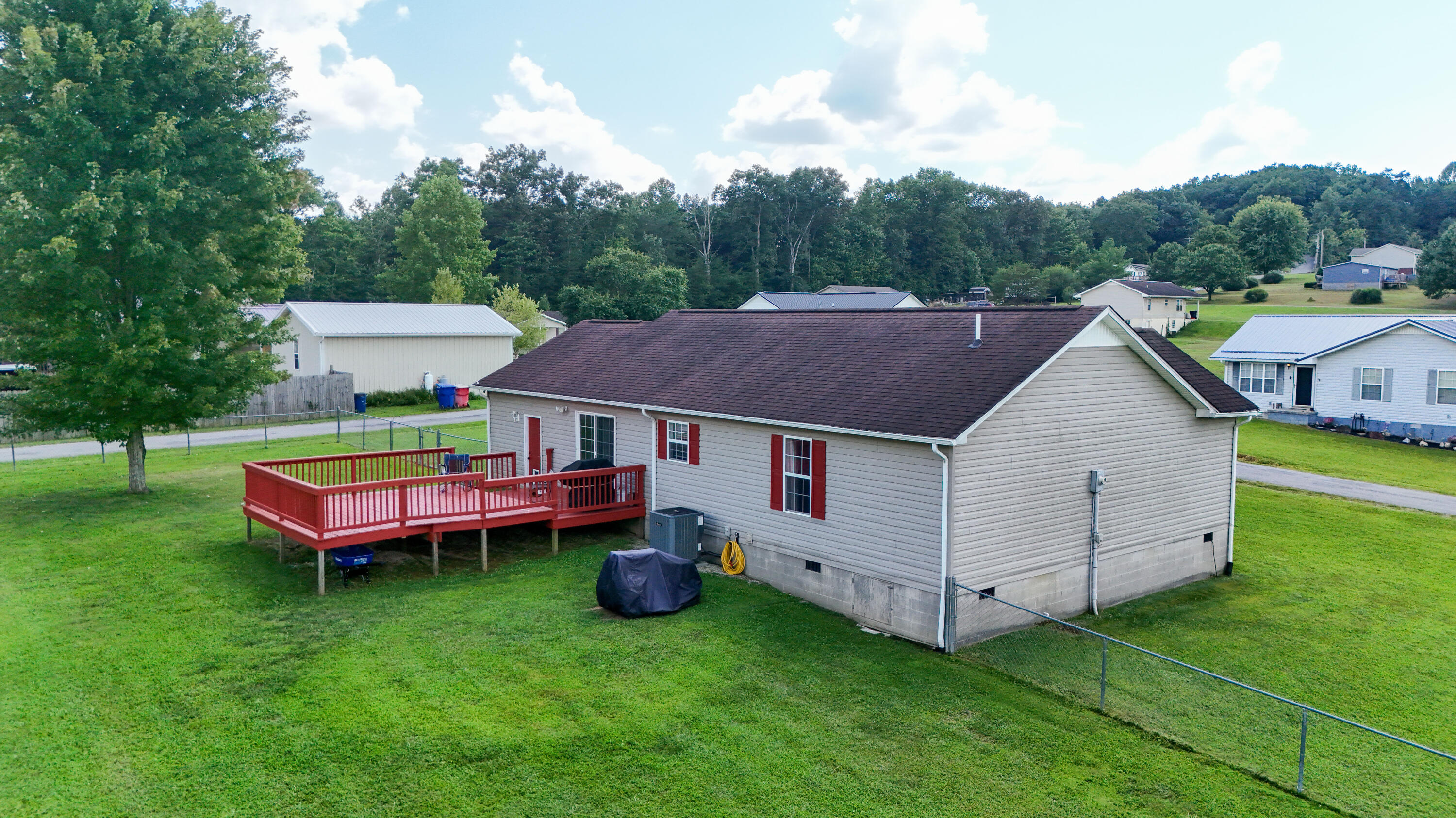 36 Speed Drive Property Photo 3