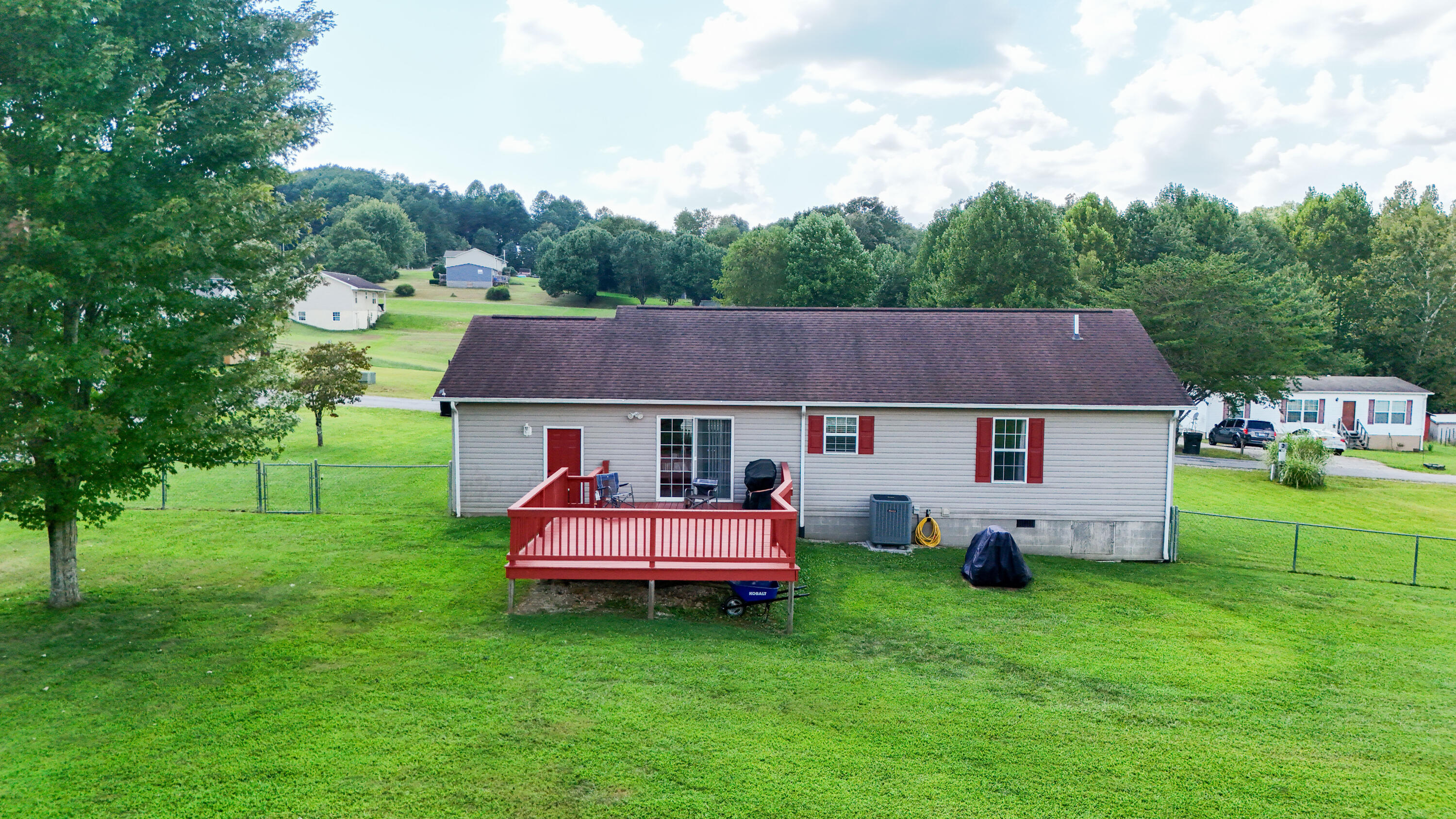36 Speed Drive Property Photo 4