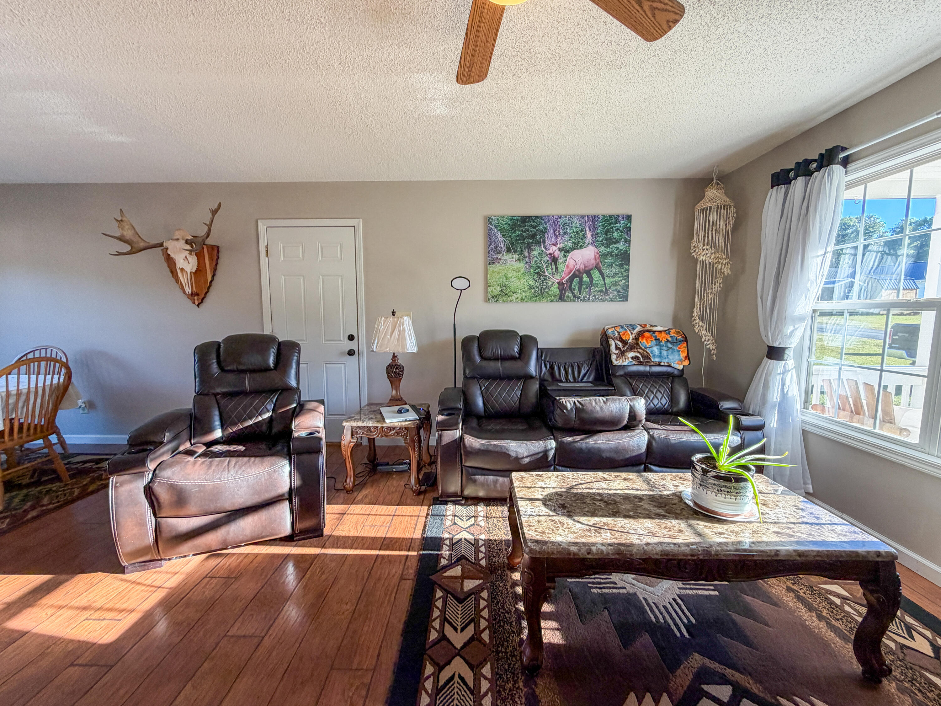 36 Speed Drive Property Photo 8