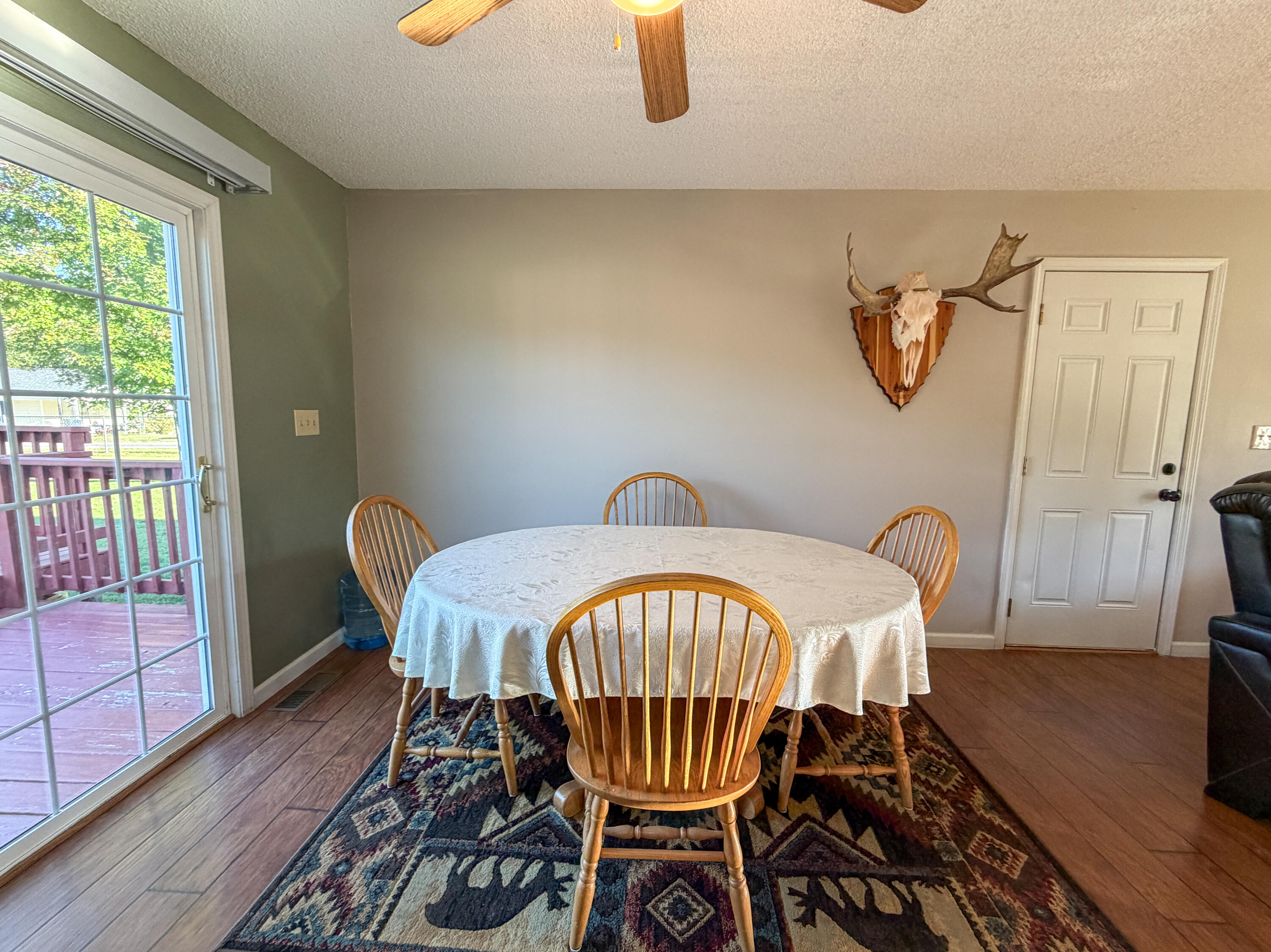36 Speed Drive Property Photo 9