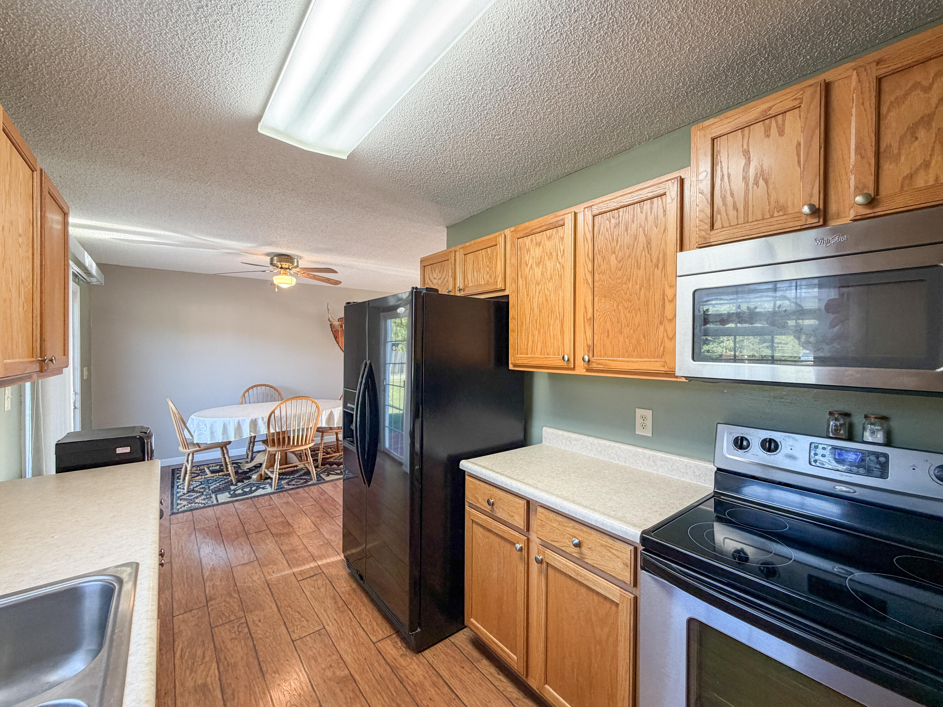 36 Speed Drive Property Photo 10