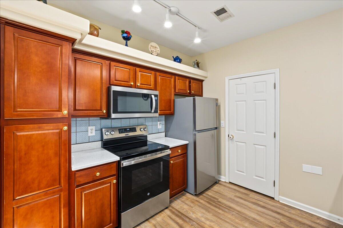 372 Lucille Drive Property Photo 9