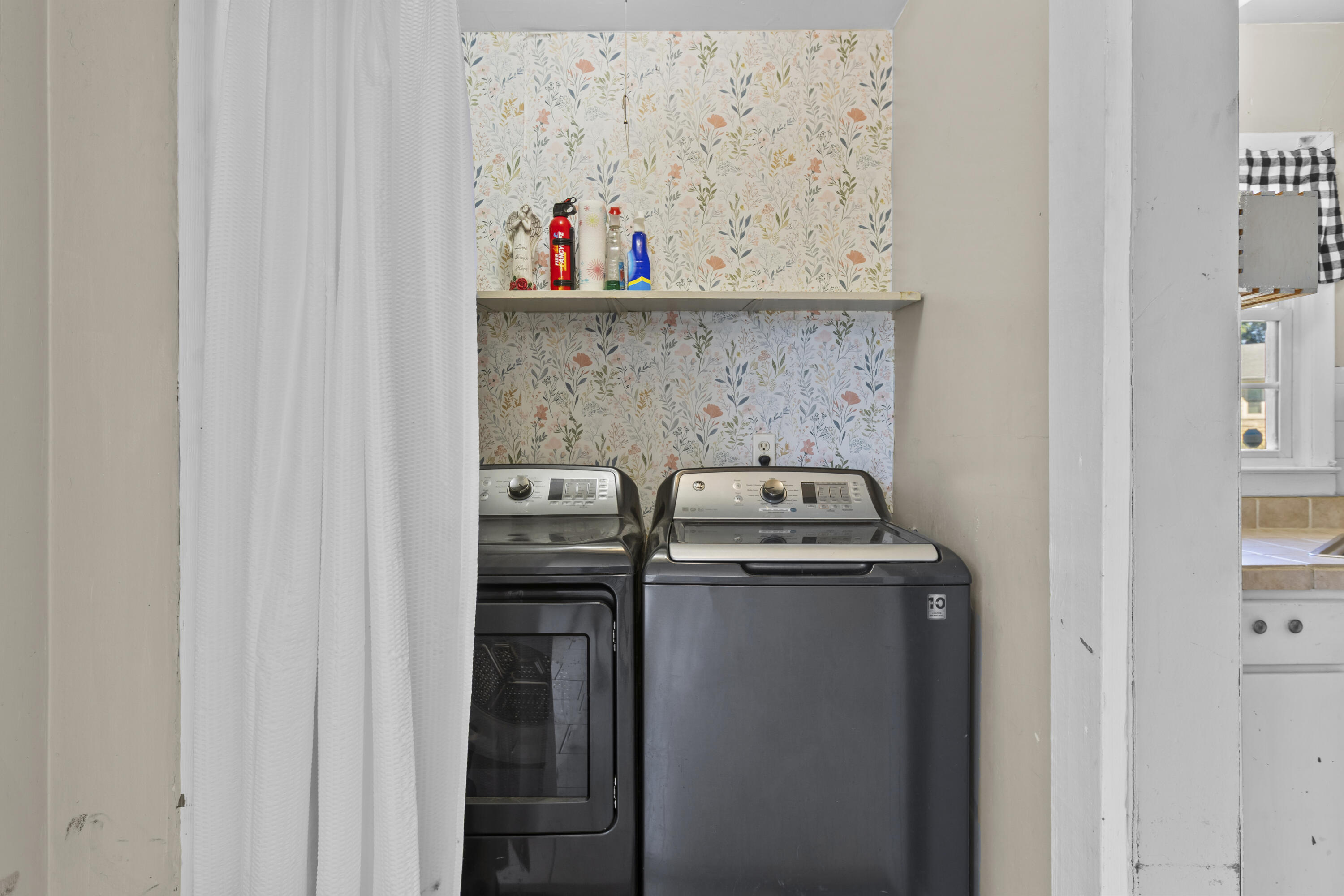 1889 Rio Vista Drive Property Photo 8
