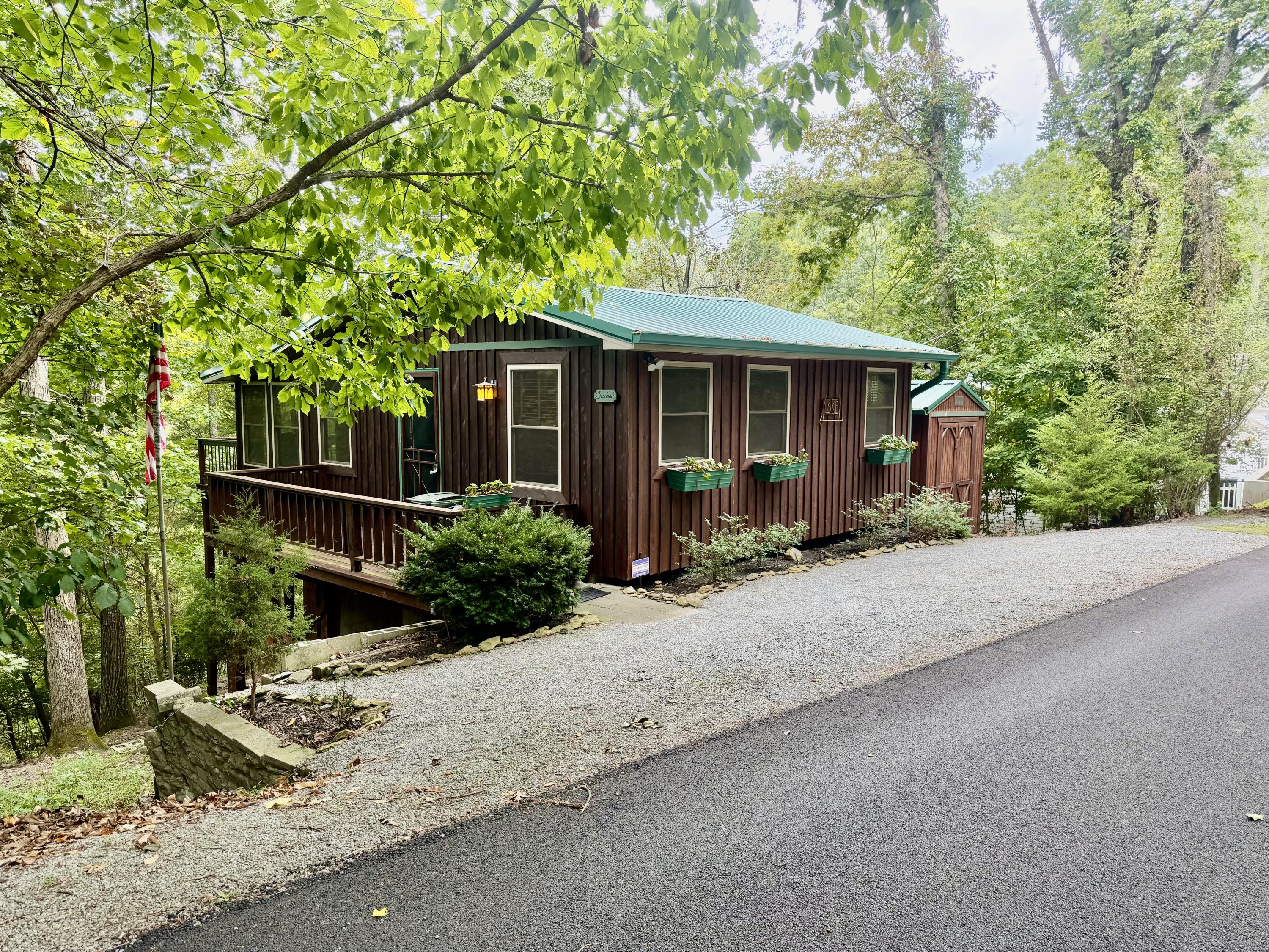 111 Cabin Drive Property Photo 3