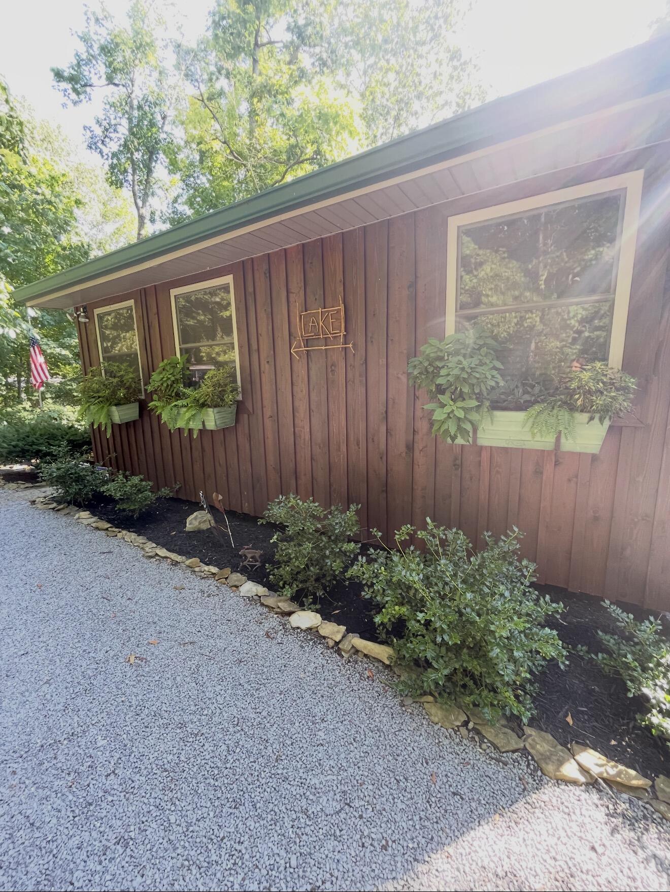 111 Cabin Drive Property Photo 6