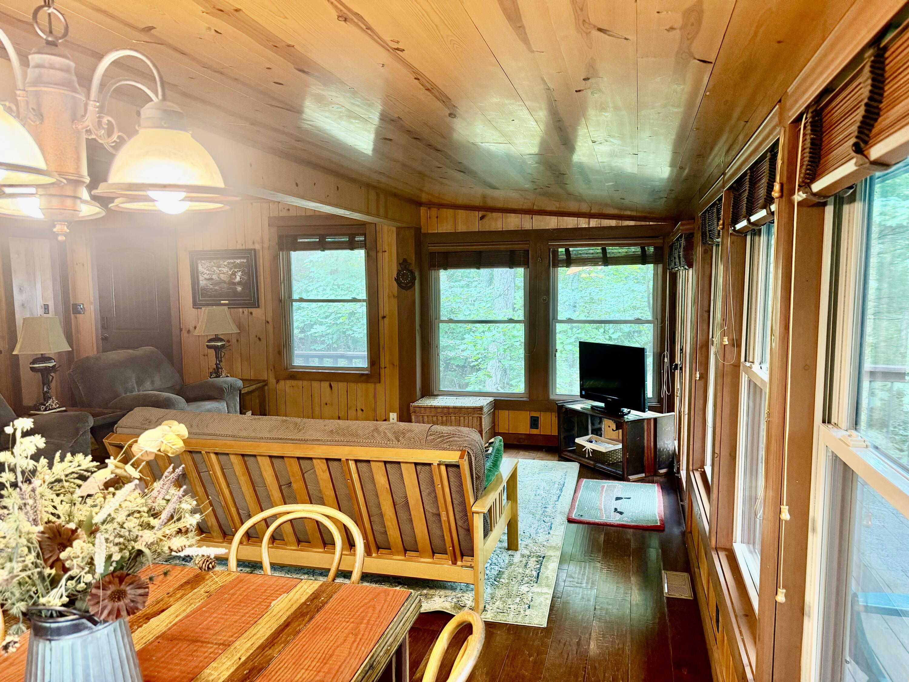 111 Cabin Drive Property Photo 20