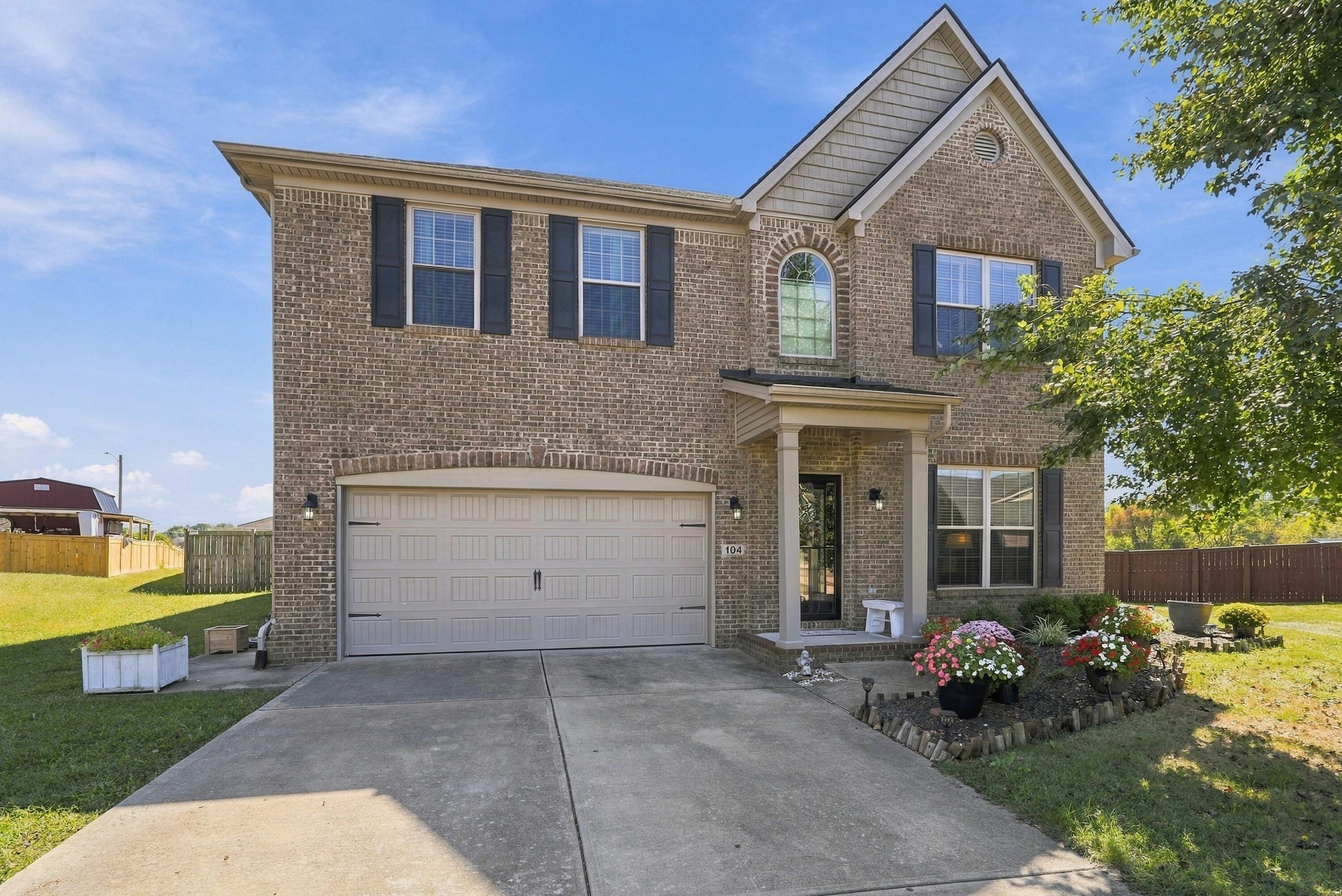 104 Julia Circle Property Photo 1