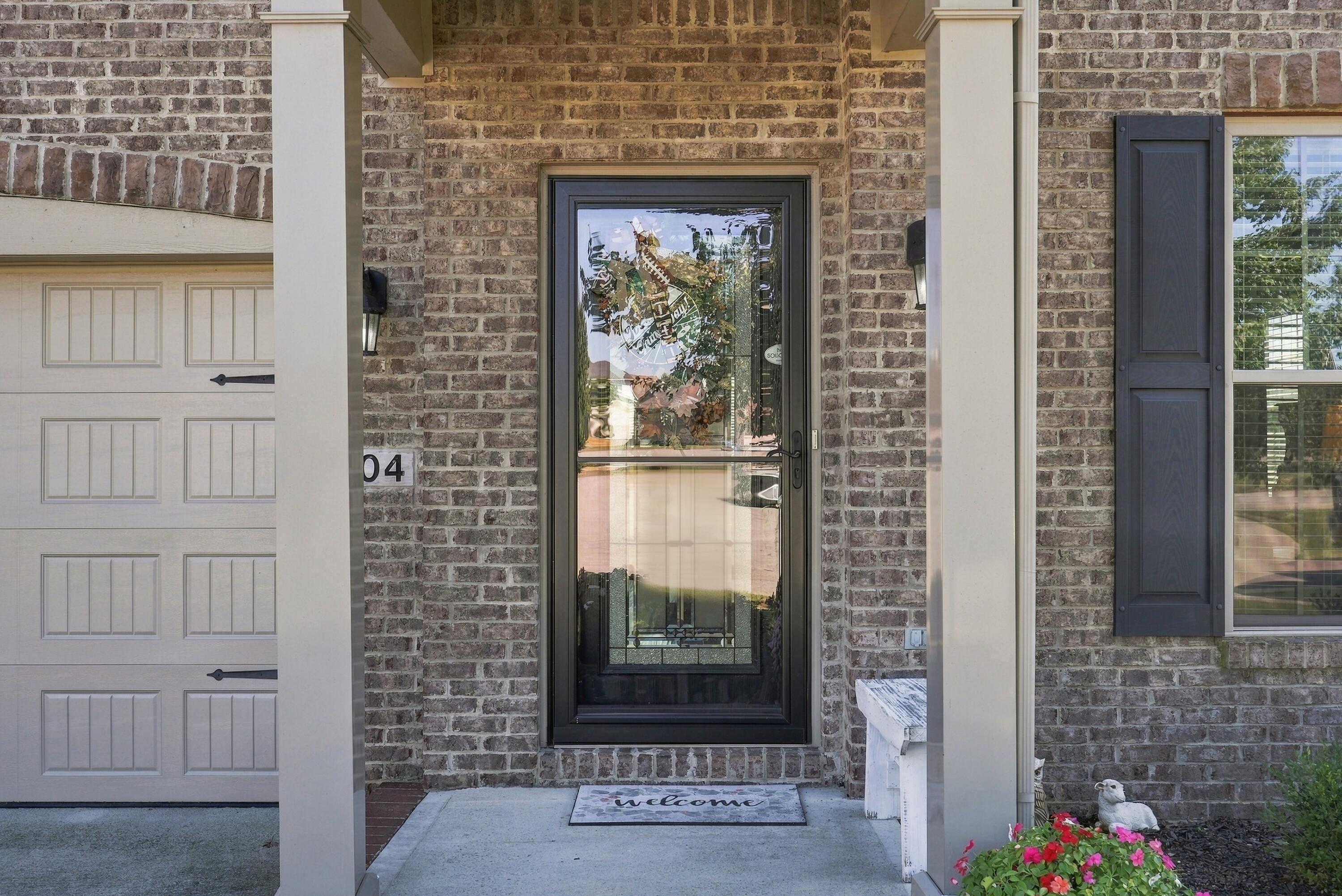 104 Julia Circle Property Photo 4