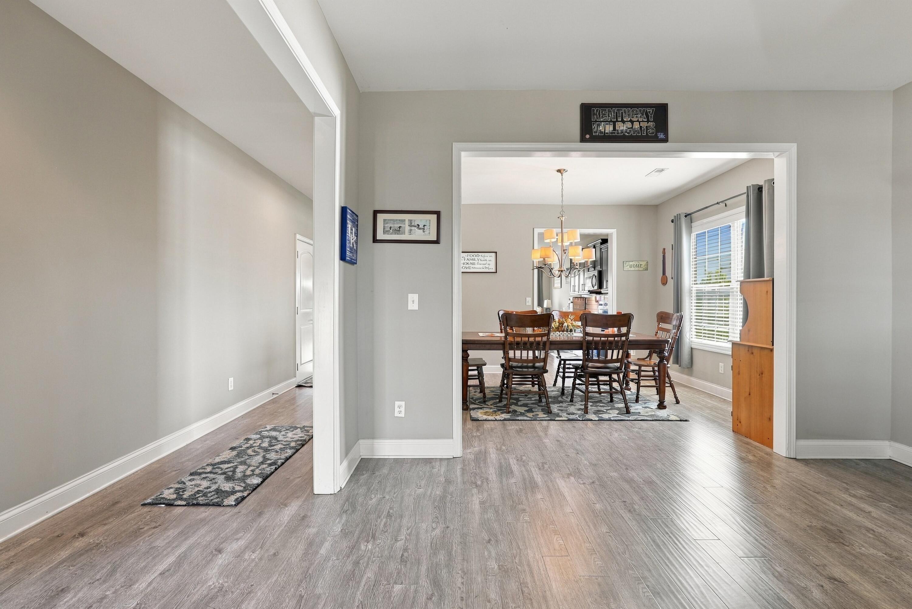 104 Julia Circle Property Photo 8