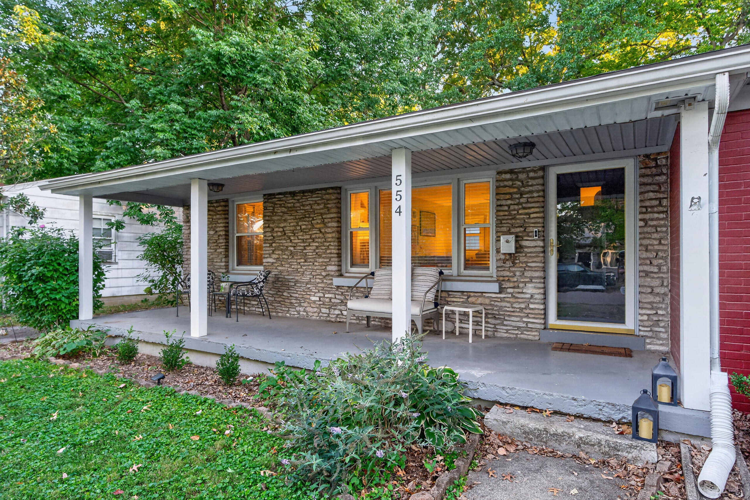 554 Sheridan Drive Property Photo 4