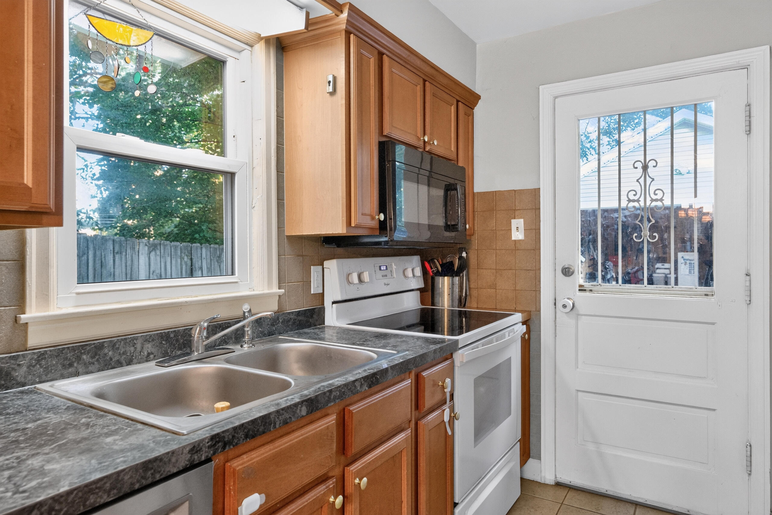 554 Sheridan Drive Property Photo 12