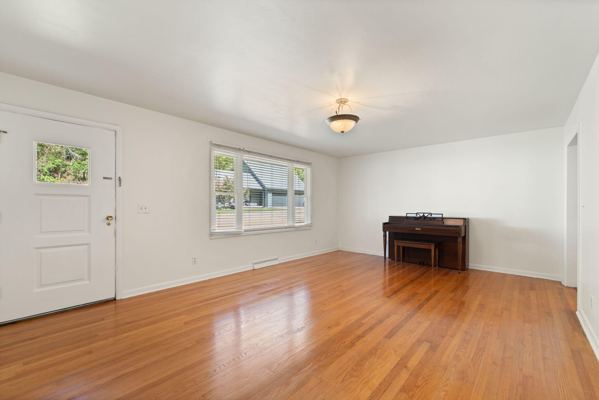 442 Trimble Road Property Photo 7