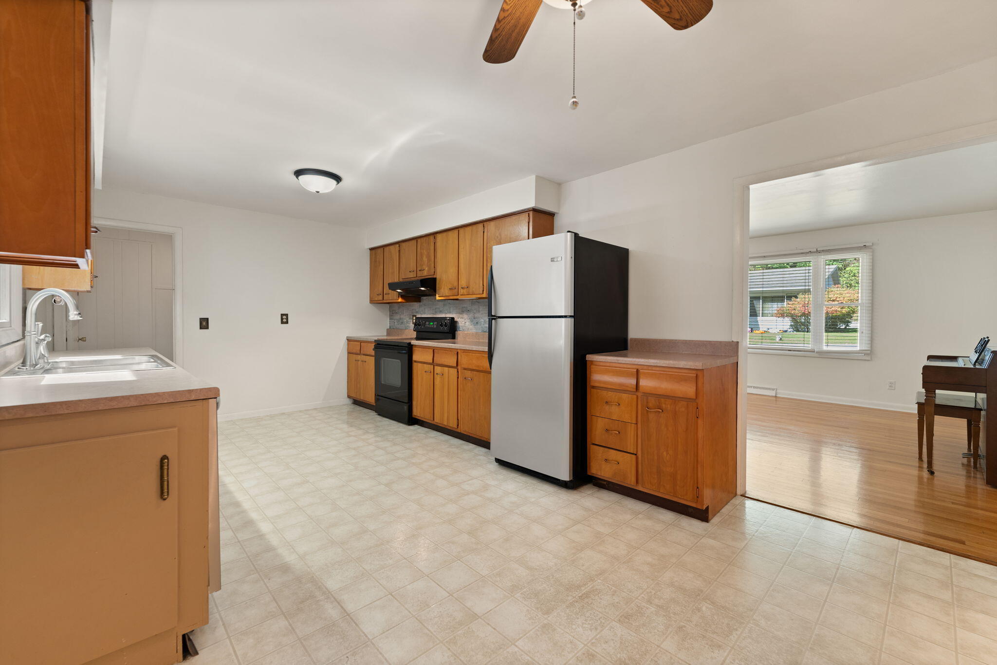 442 Trimble Road Property Photo 10